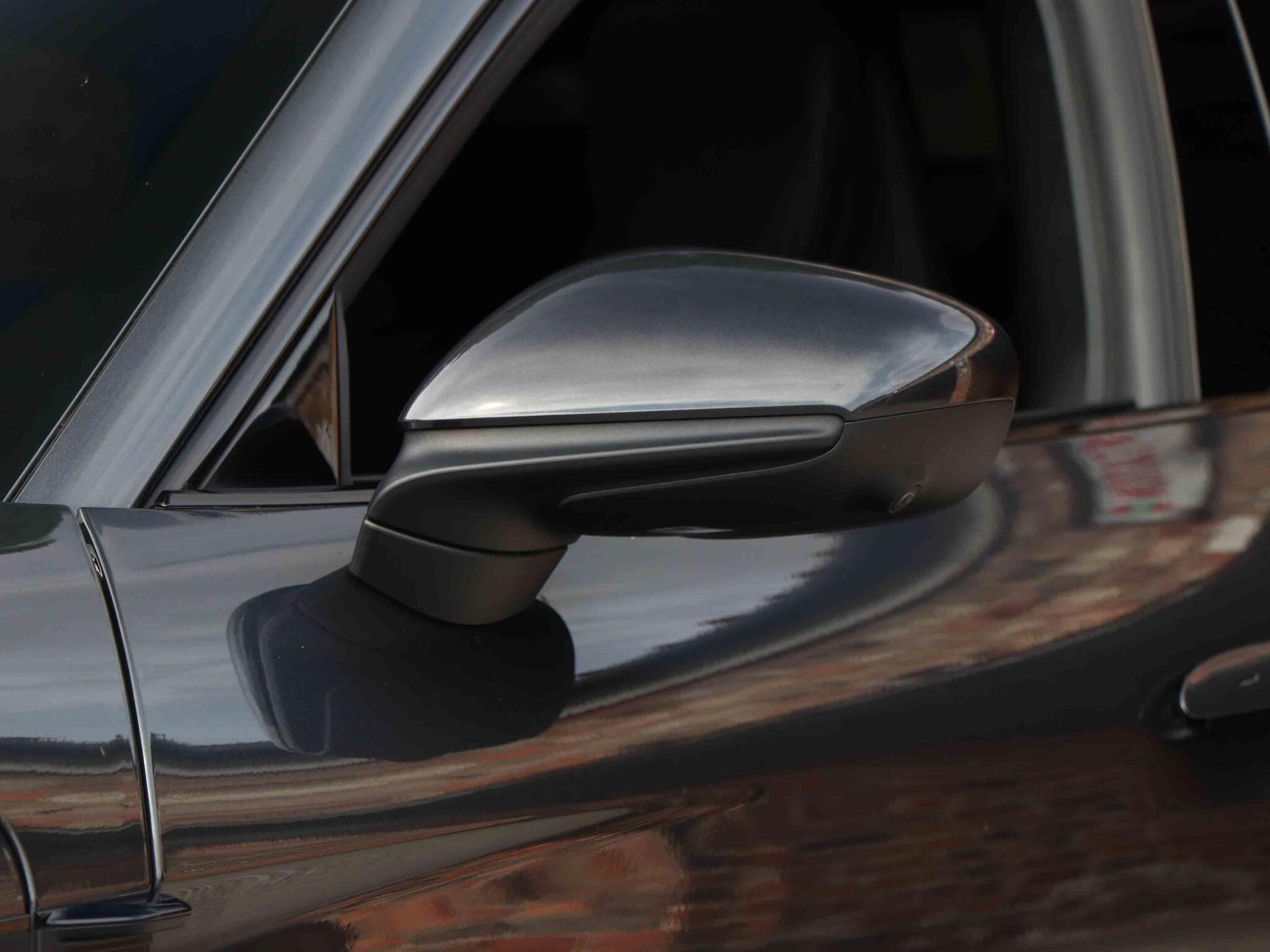 Porsche Taycan view 35