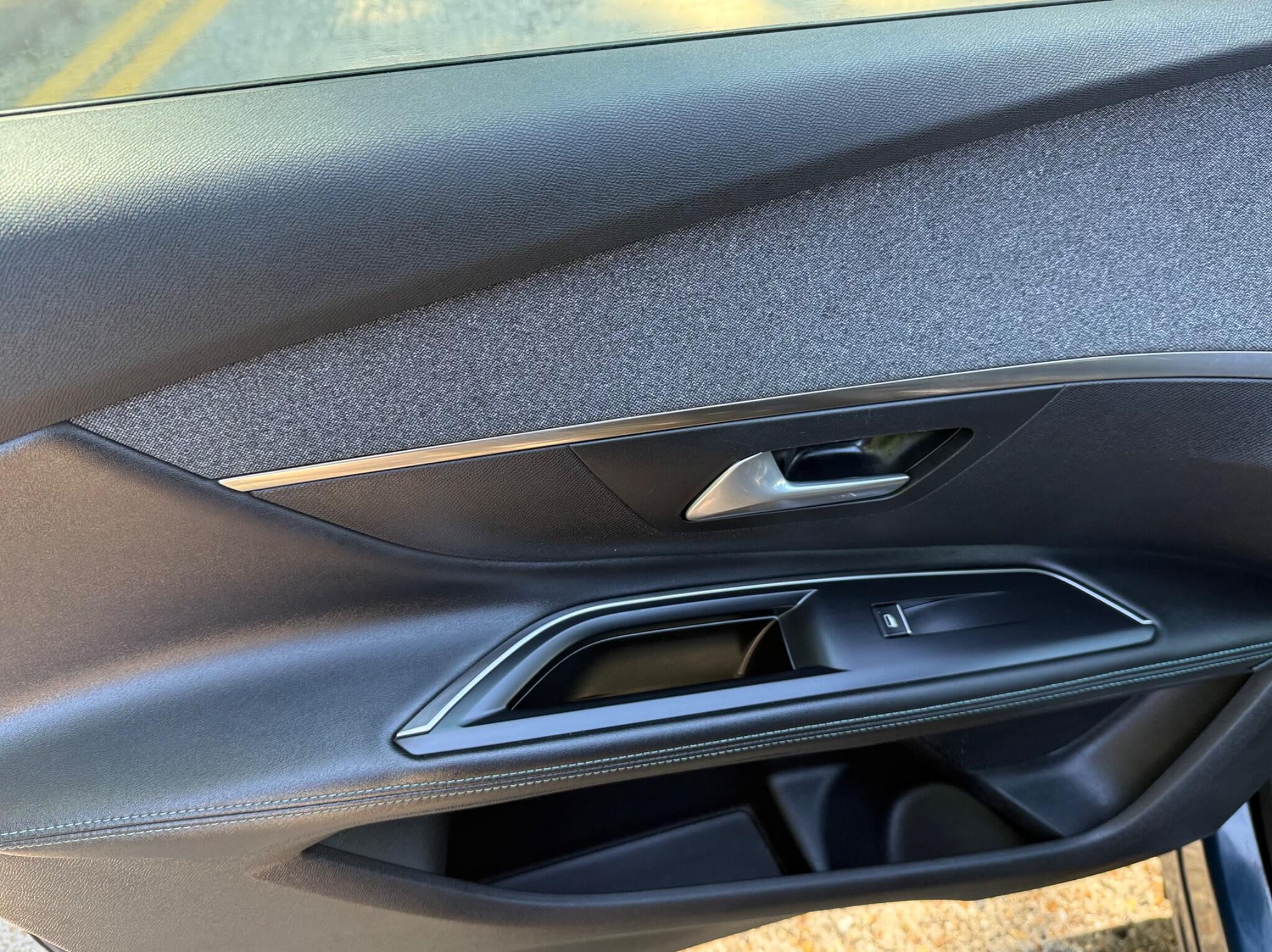 Peugeot 5008 view 28