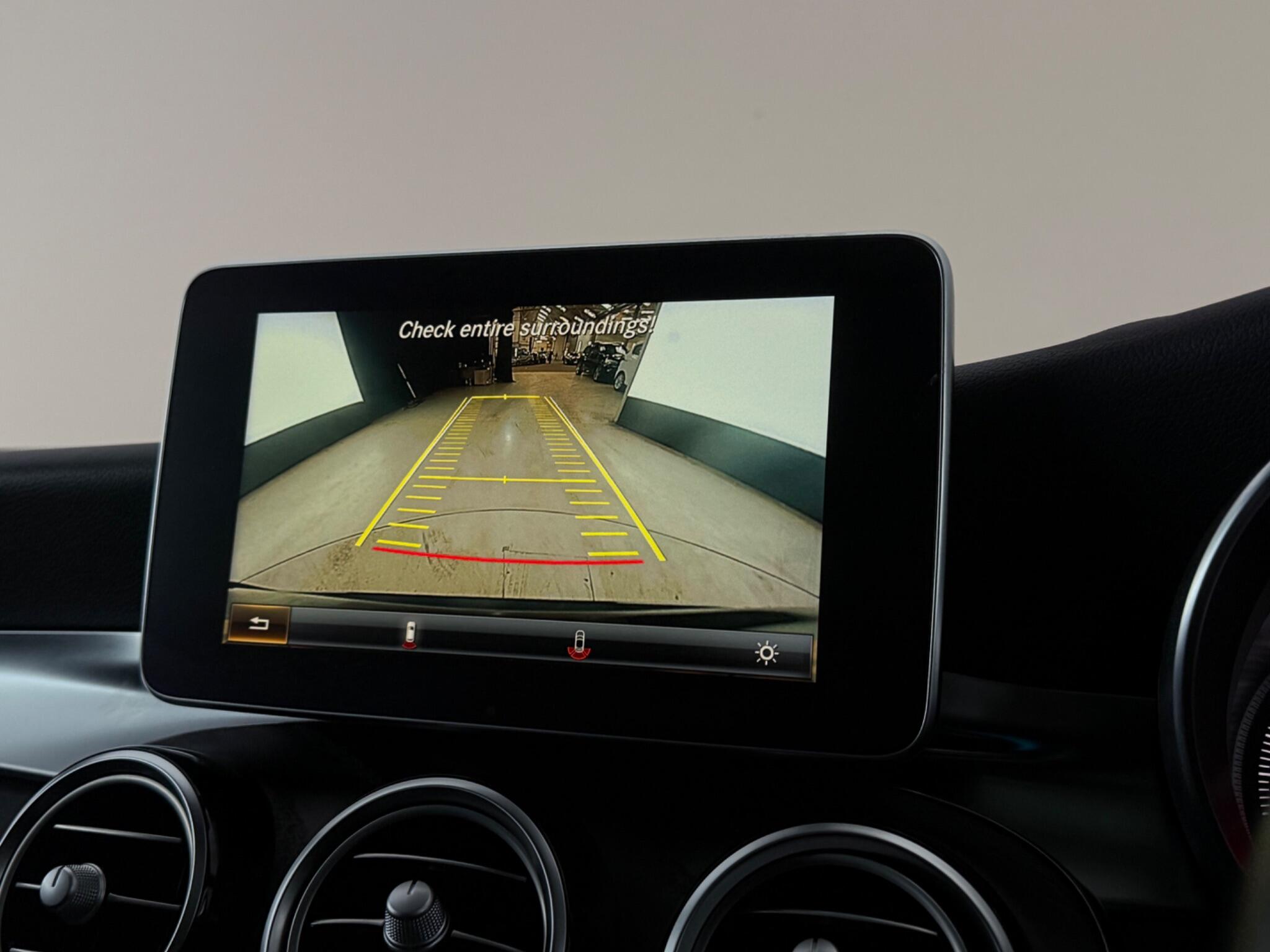 Mercedes-Benz GLC view 29