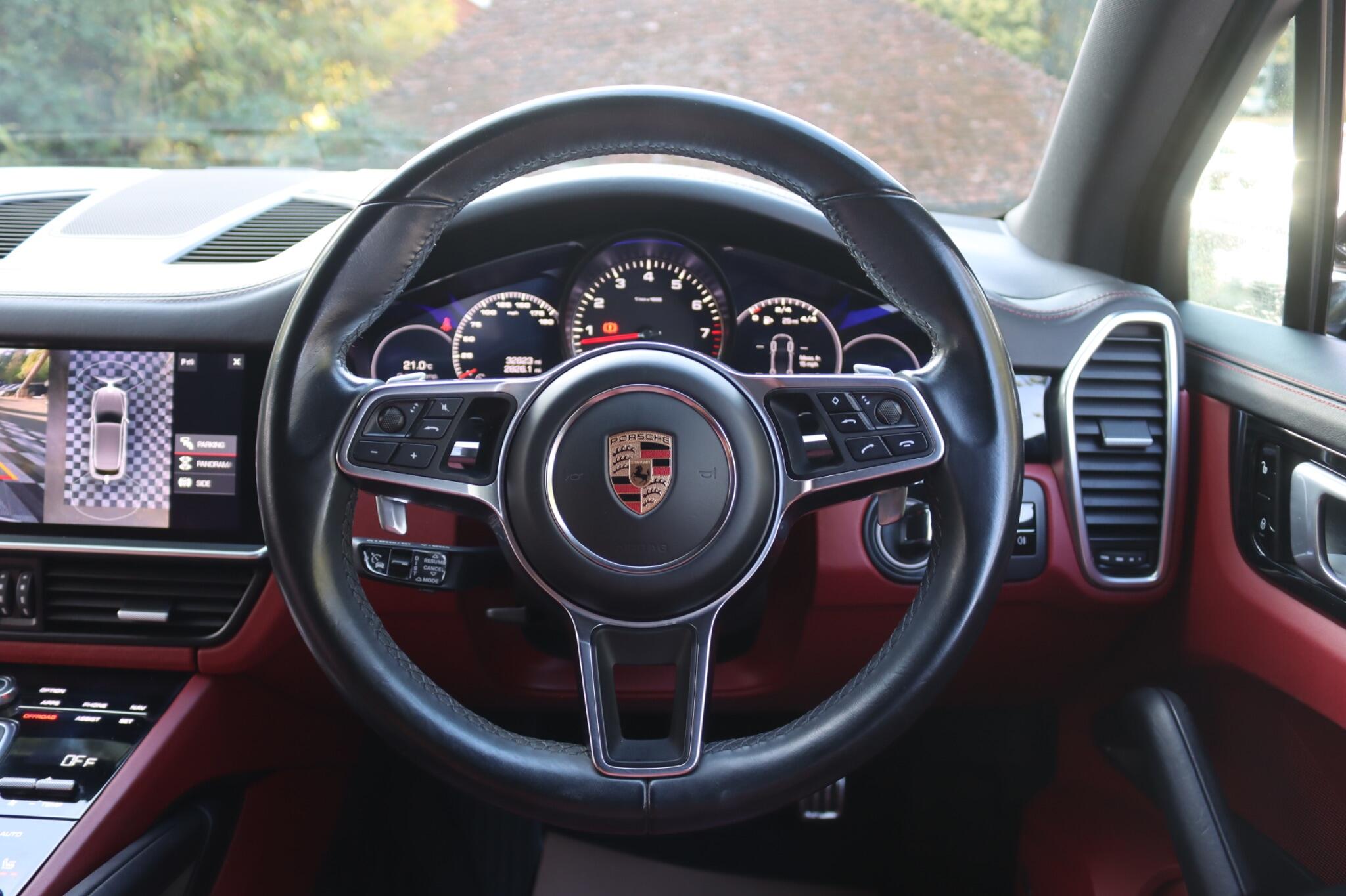 Porsche Cayenne view 58