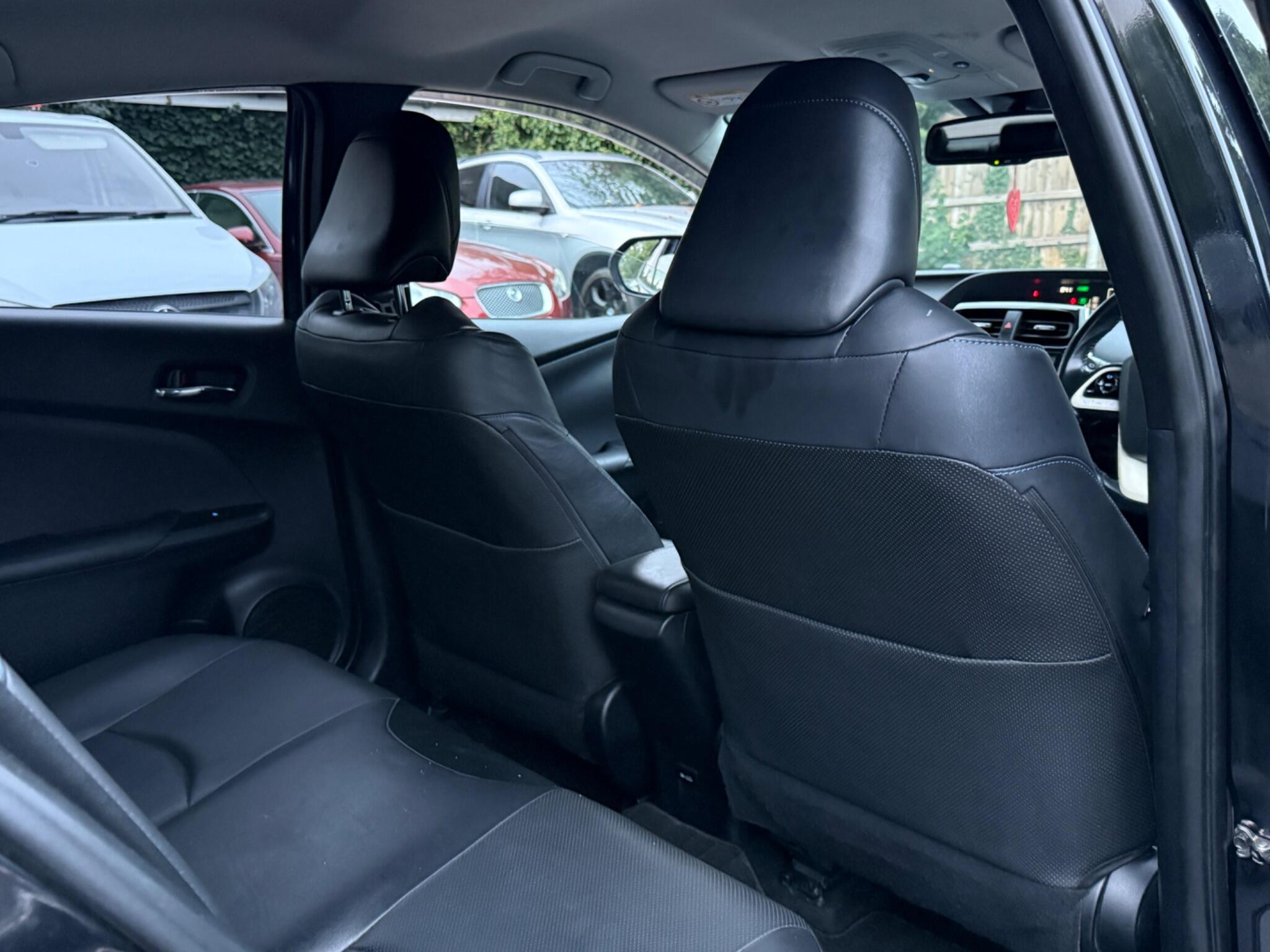 Toyota Prius - Image 20