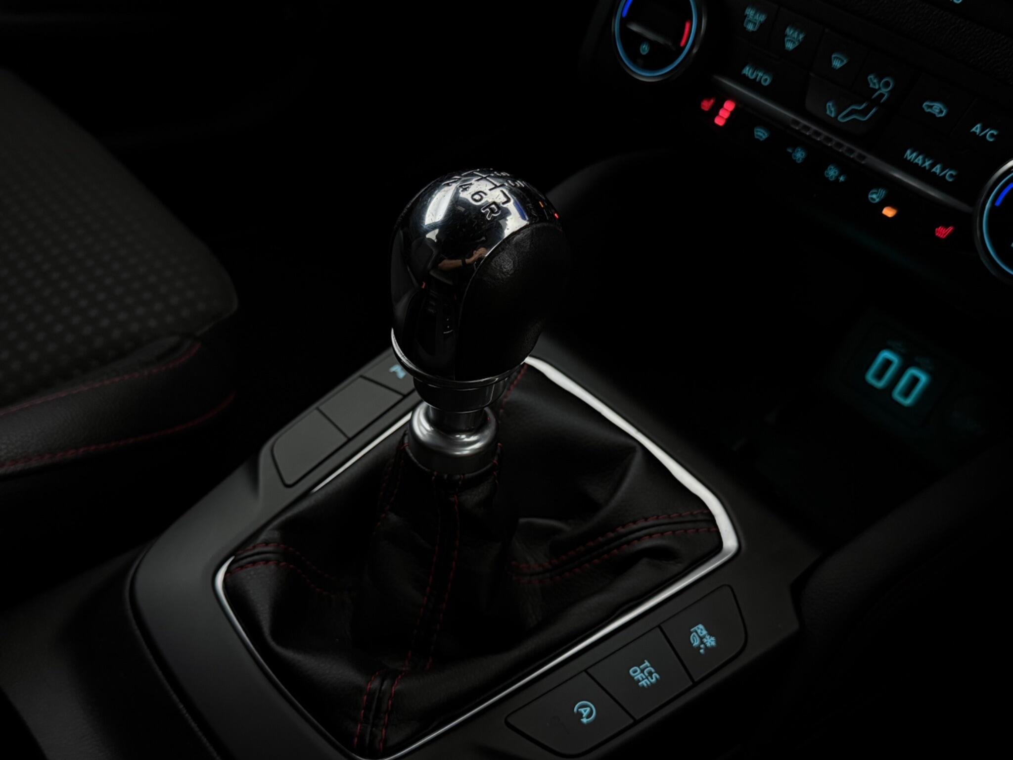 Ford Focus view 17