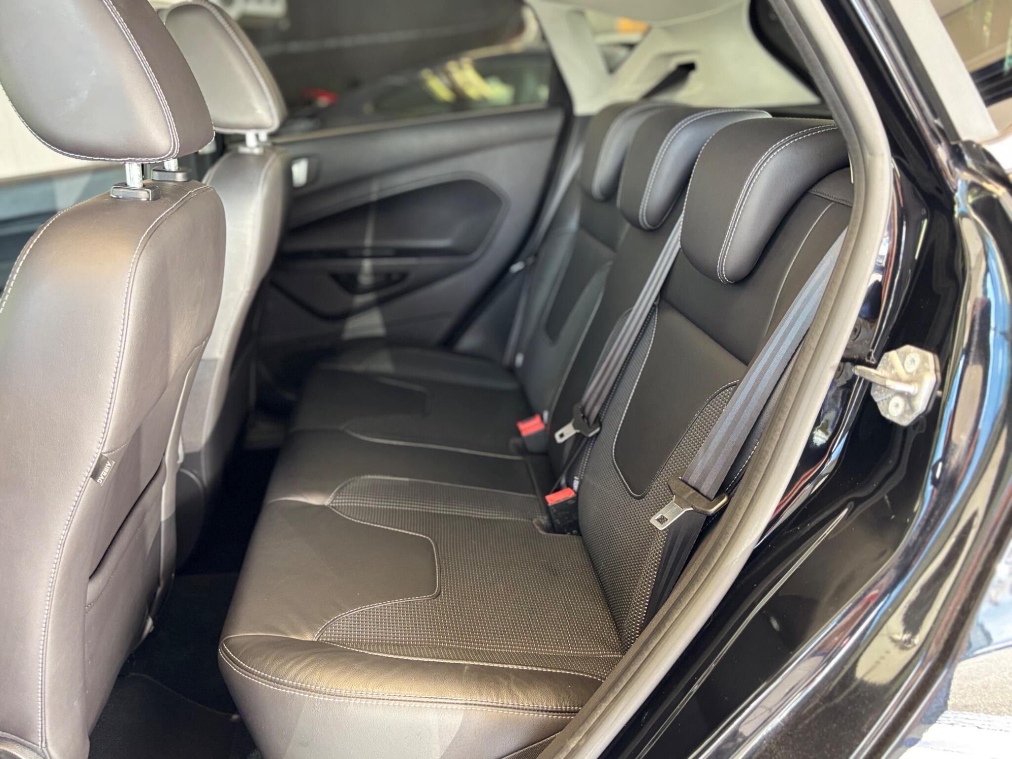 Ford Fiesta view 14