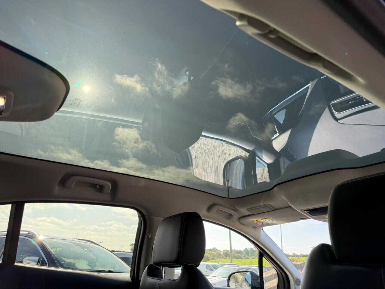 Jaguar I-Pace view 35