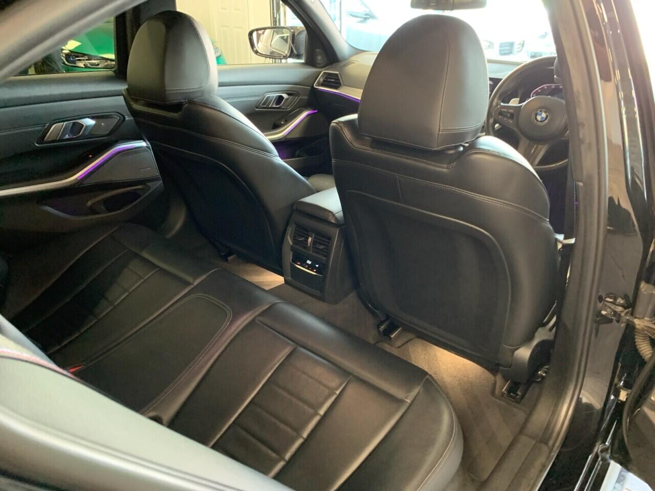 BMW 3 Series view 25