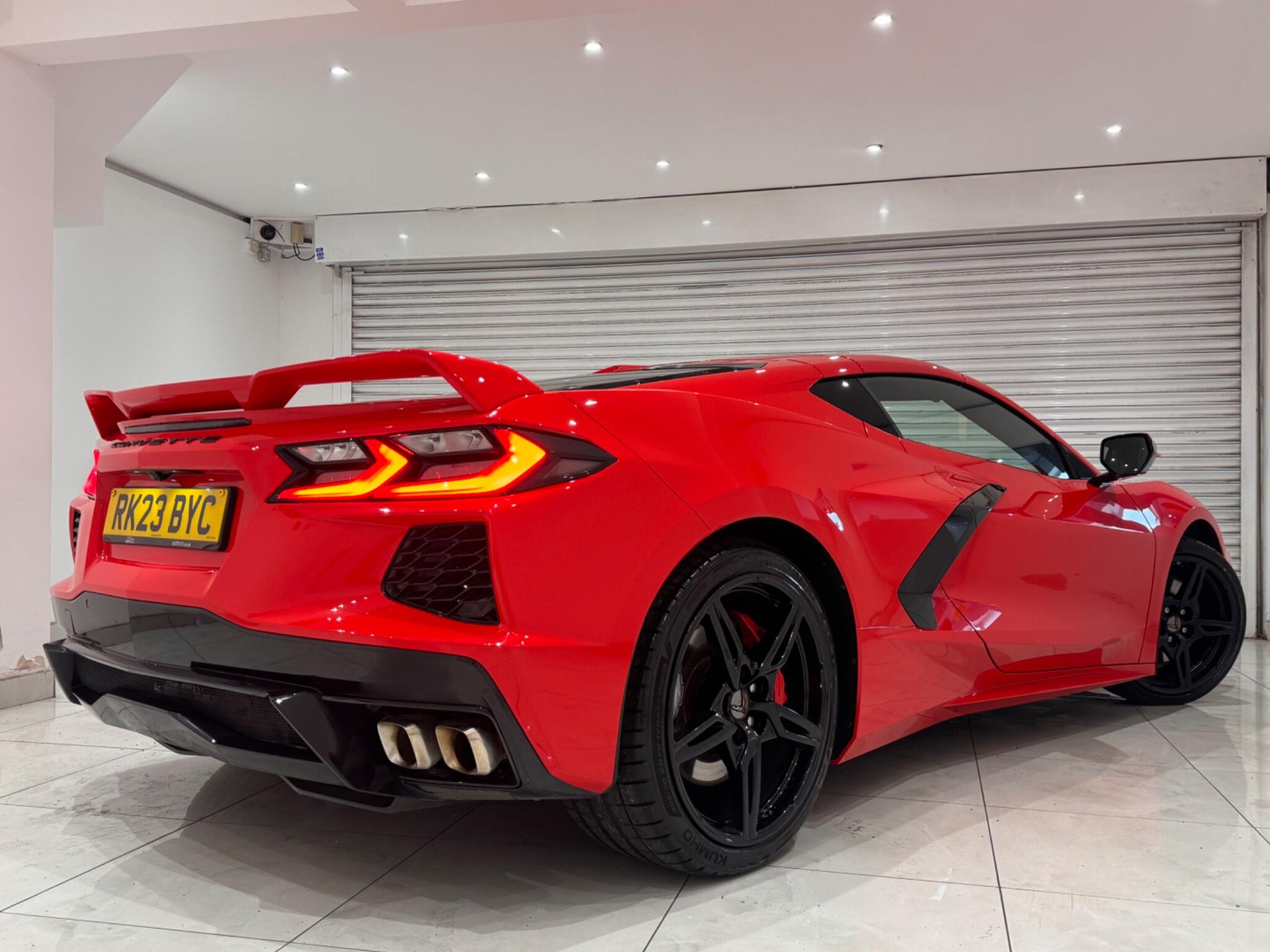 Chevrolet Corvette view 3