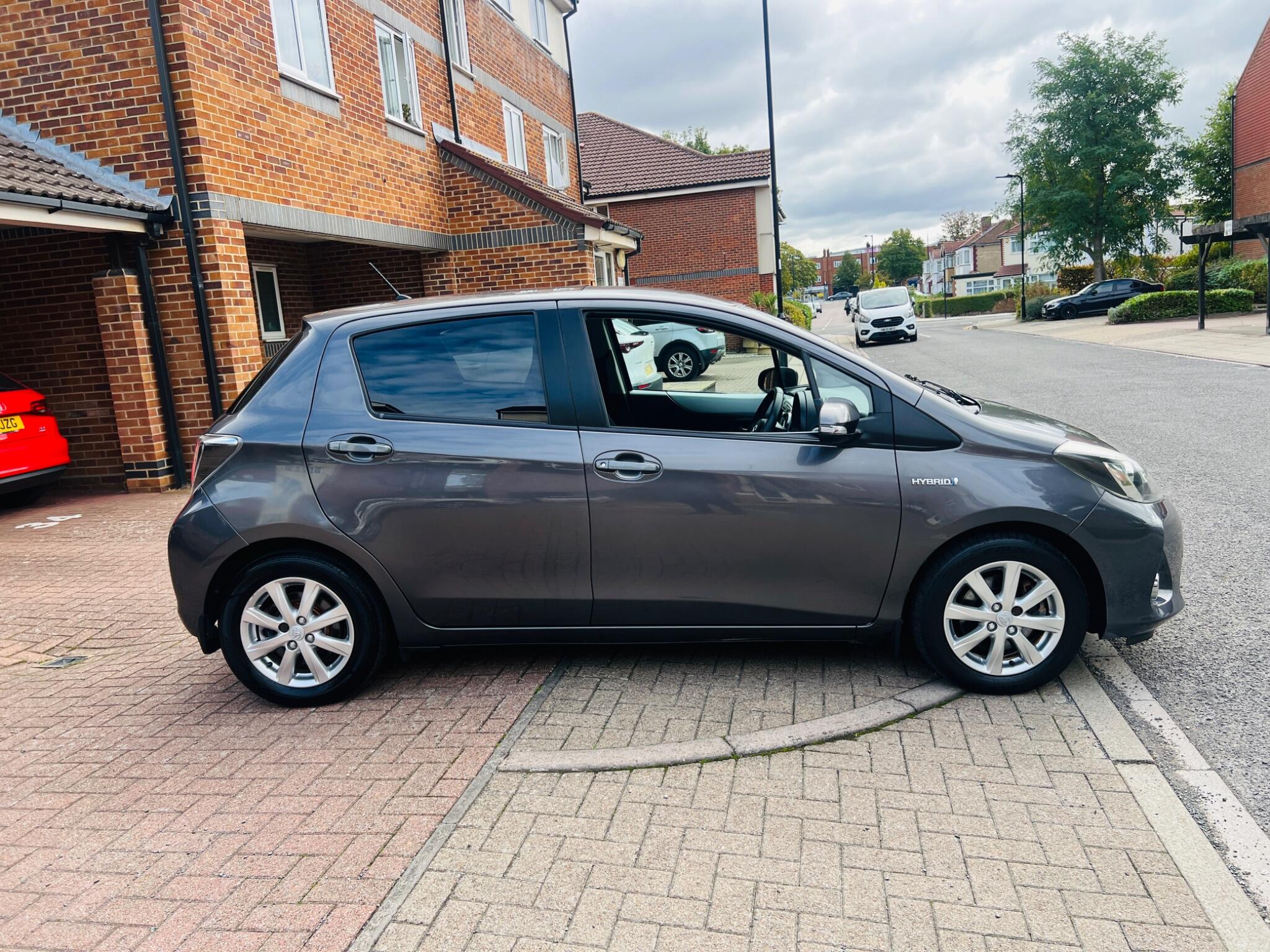 Toyota Yaris view 22