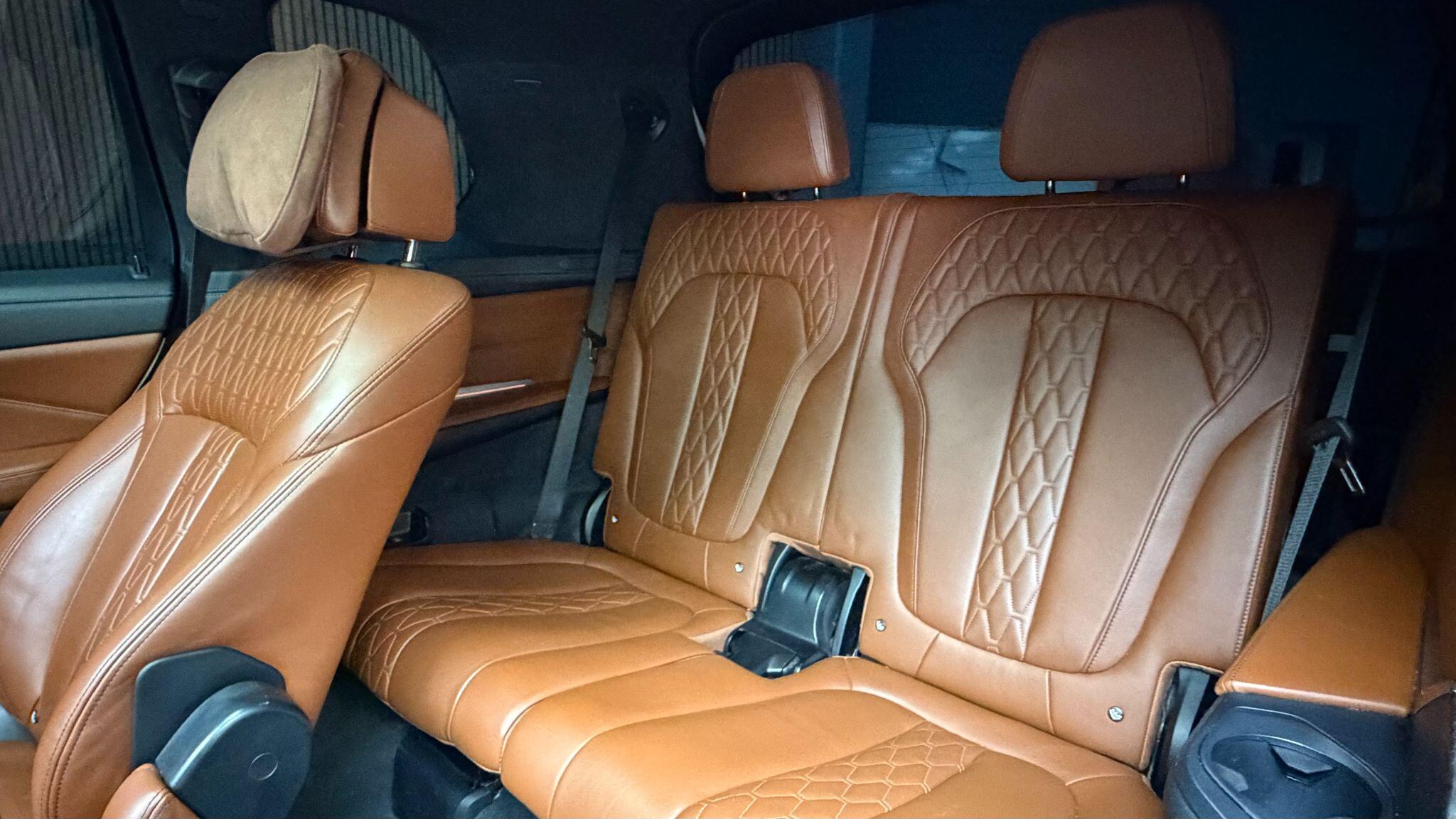 BMW X7 view 14