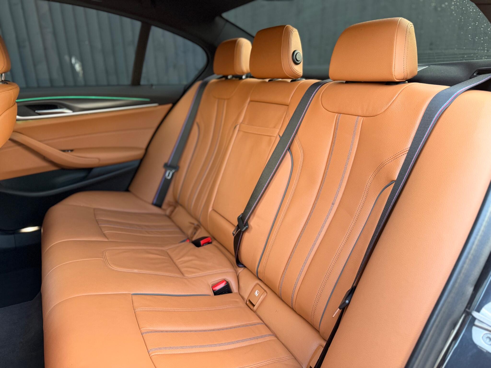 BMW 5 Series view 26