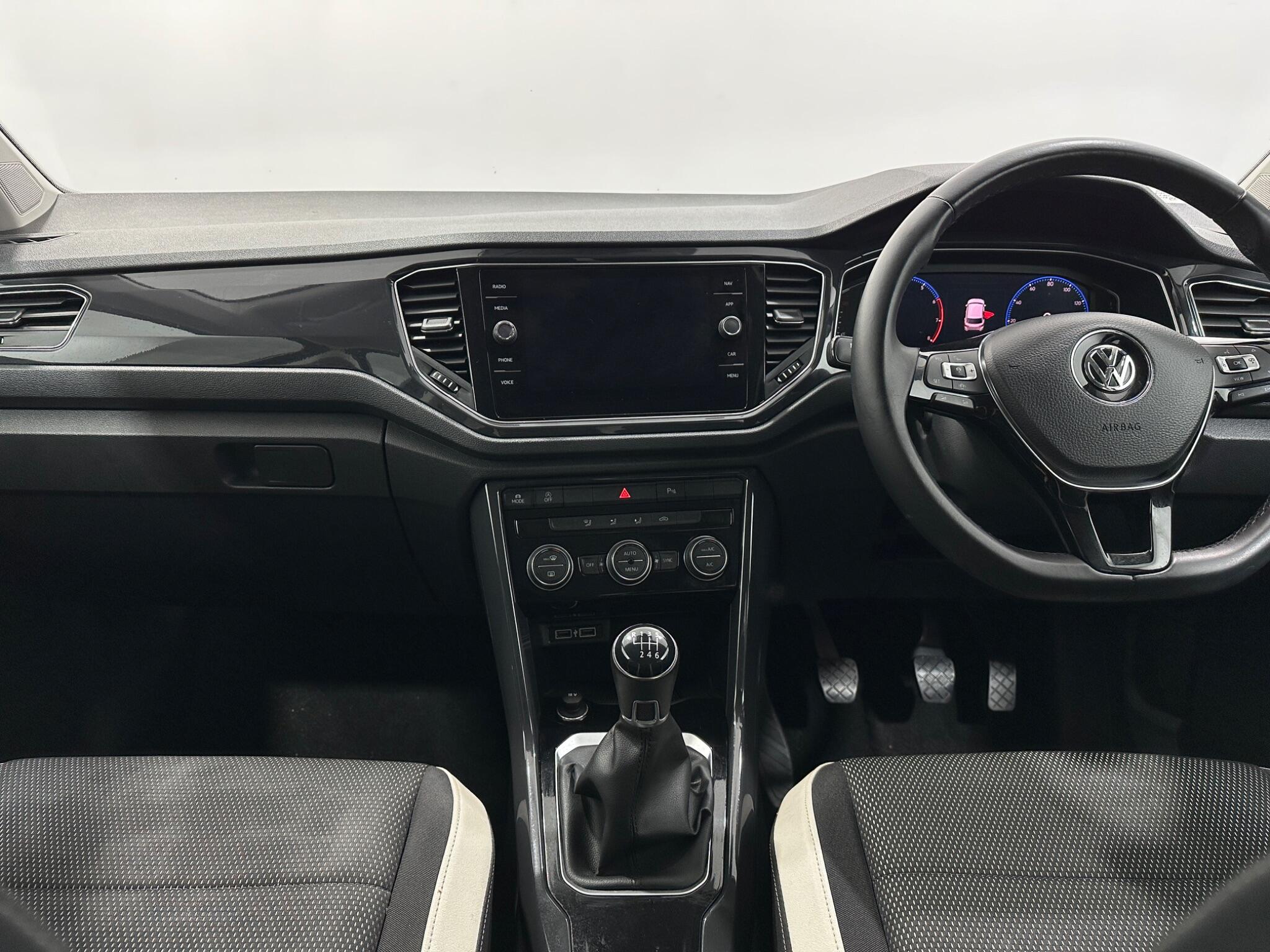 Volkswagen T-Roc view 20