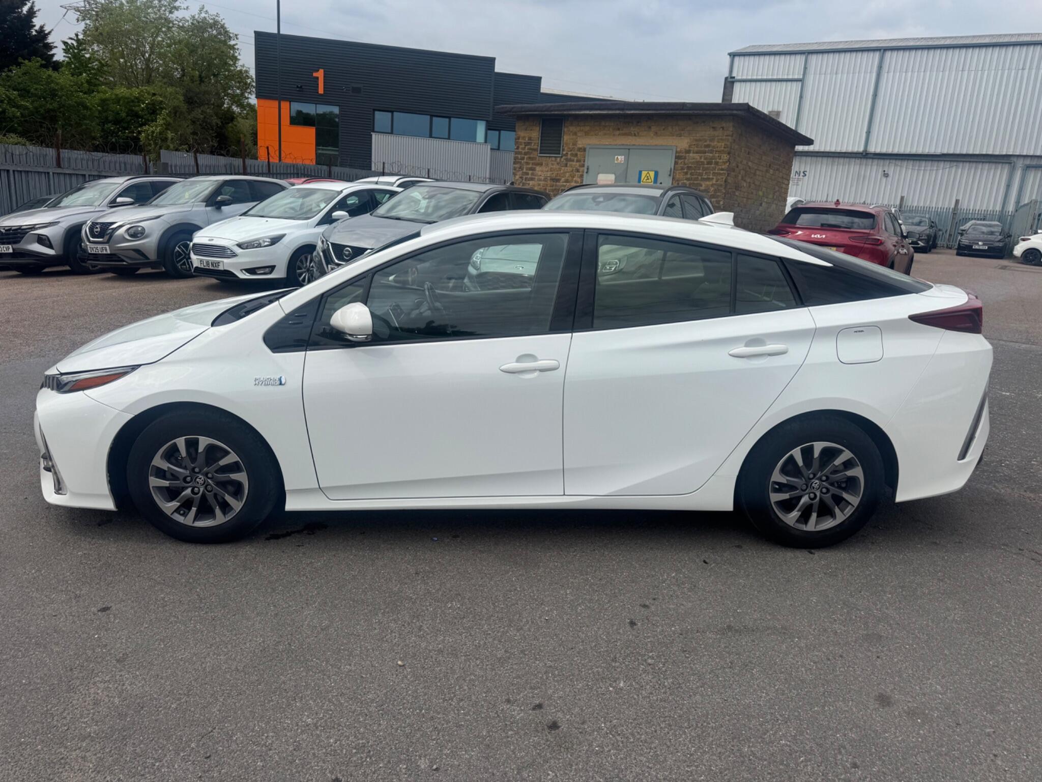 Toyota Prius view 8