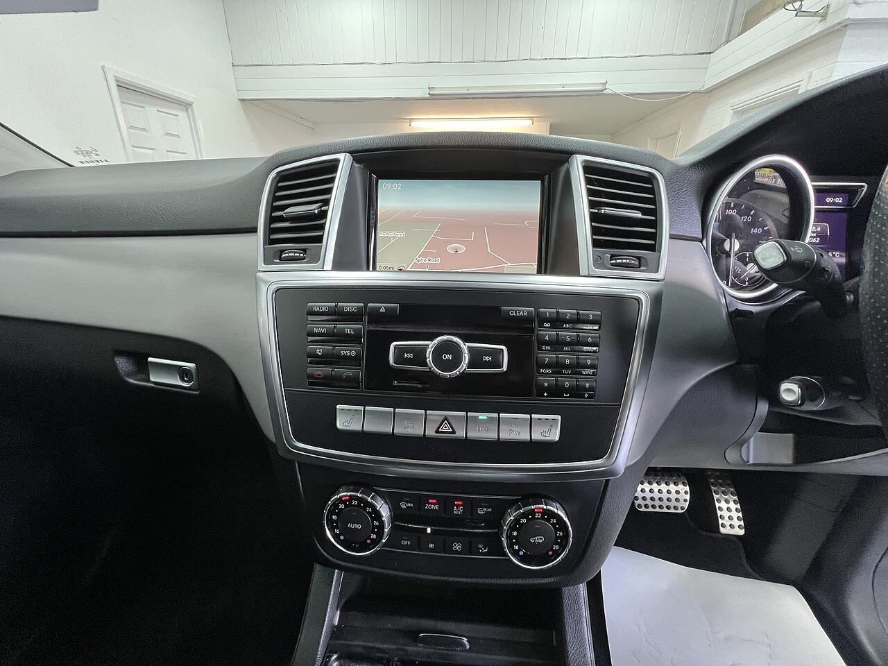 Mercedes-Benz M-Class view 12