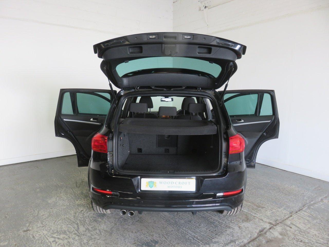 Volkswagen Tiguan view 23