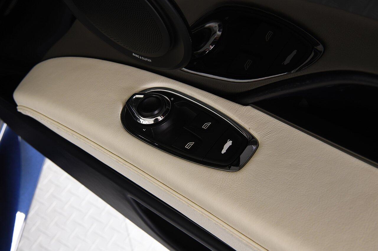 Aston Martin DBS view 26