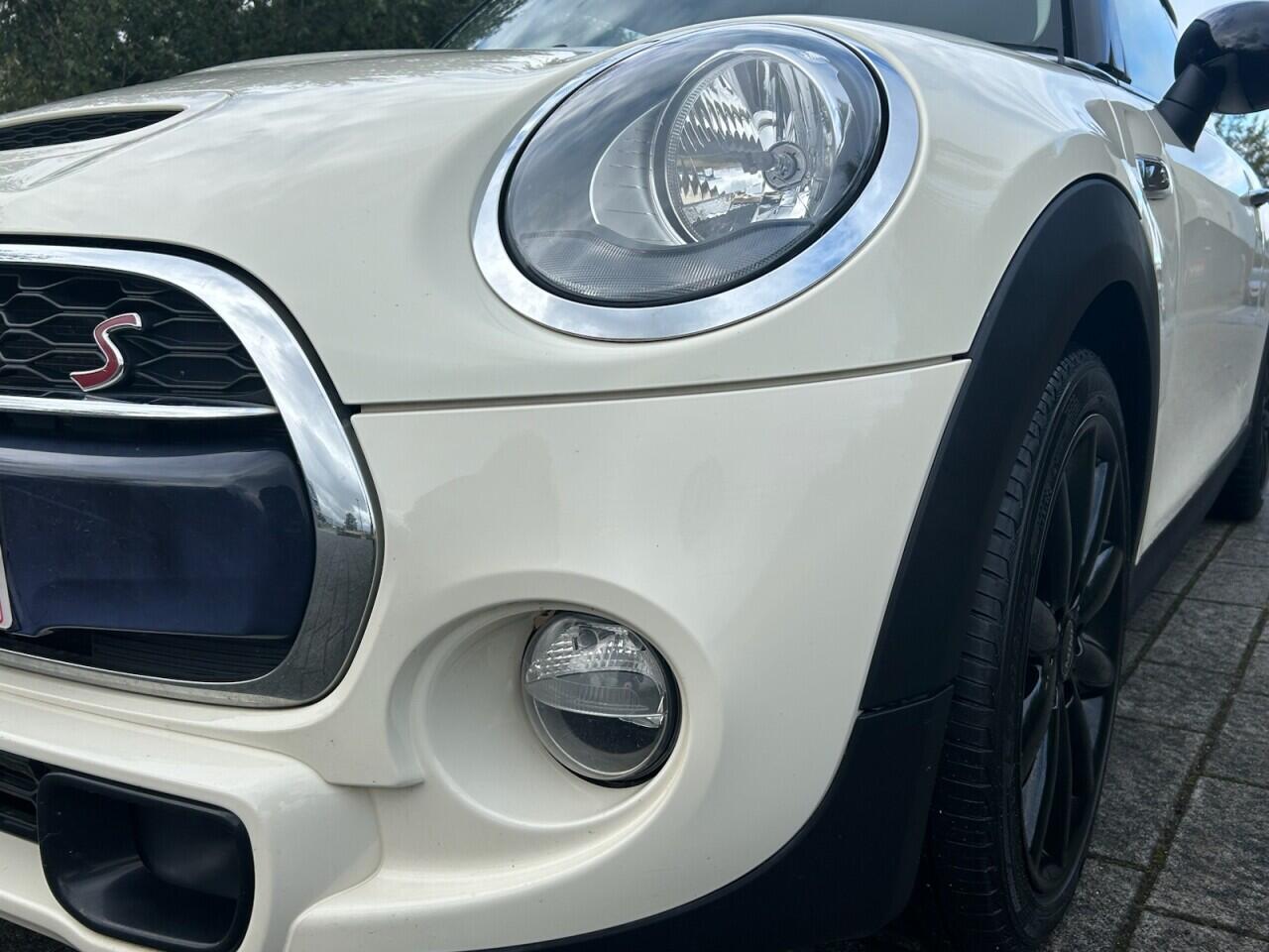 Mini Hatch view 6