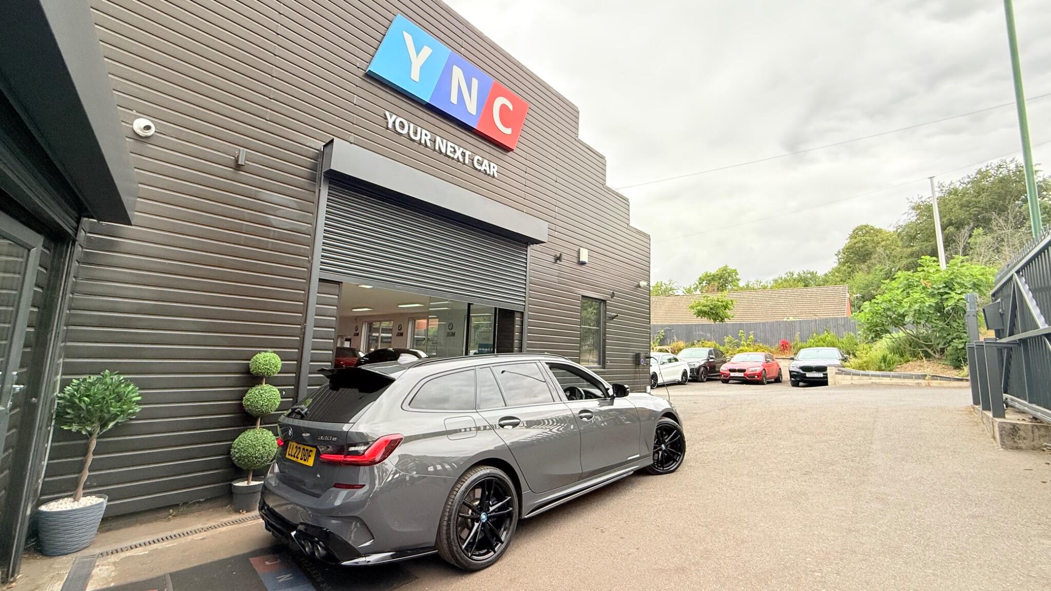 BMW 3 Series view 32