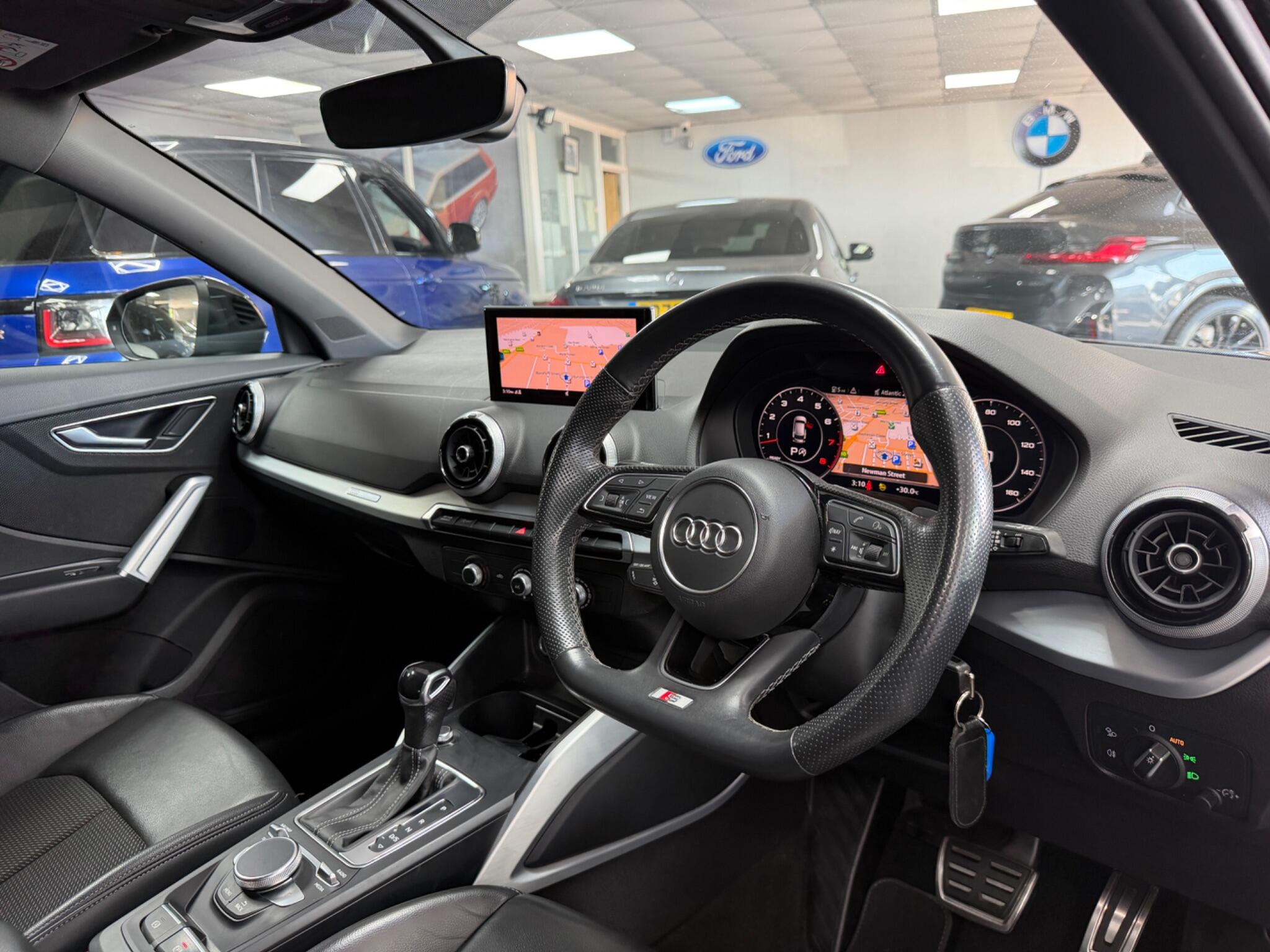 Audi Q2 view 5