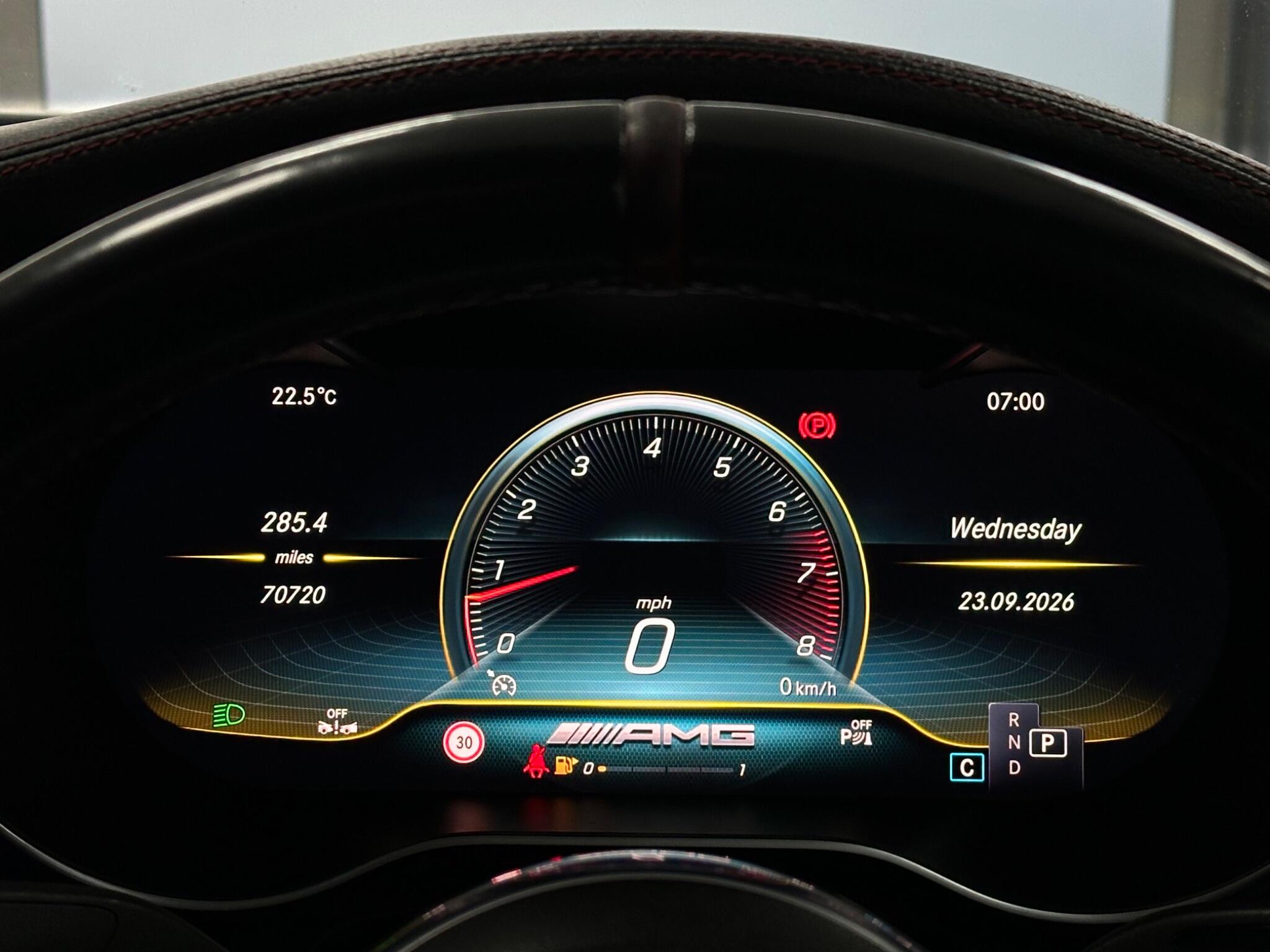Mercedes-Benz C-Class view 31