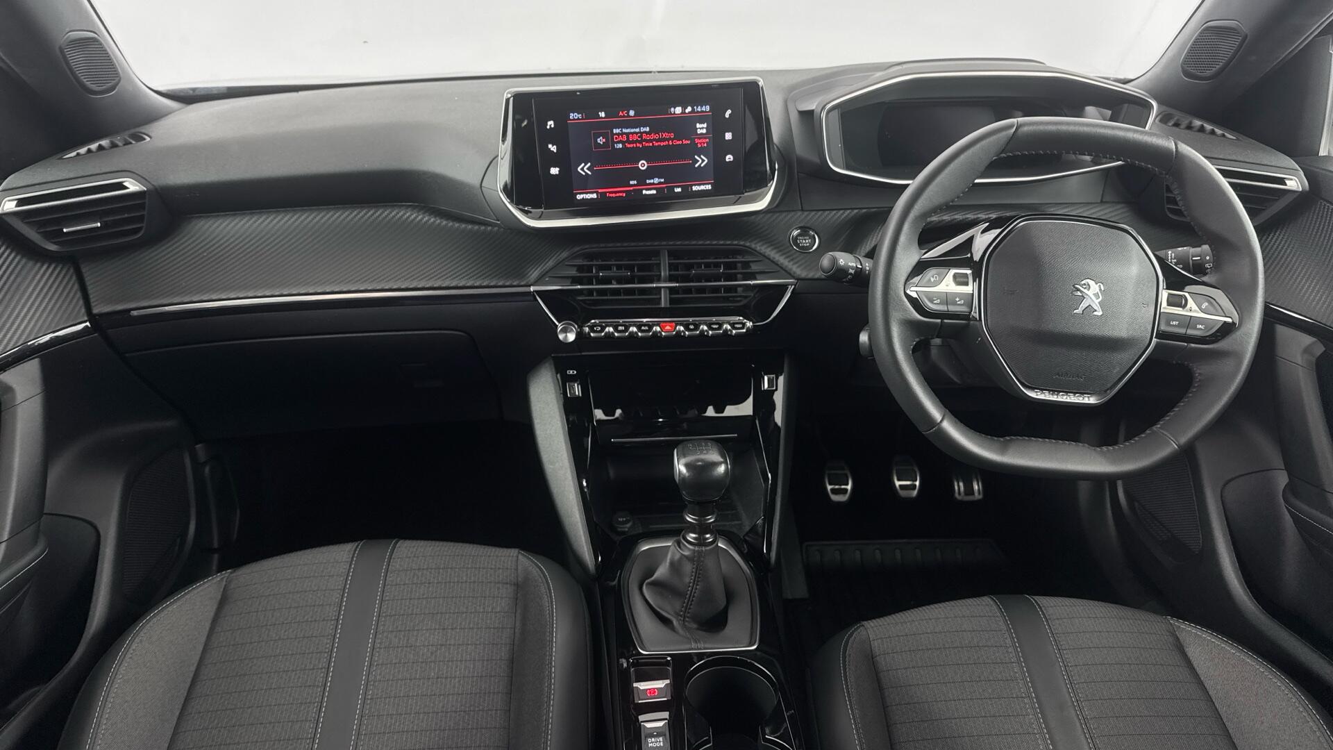Peugeot 2008 view 11