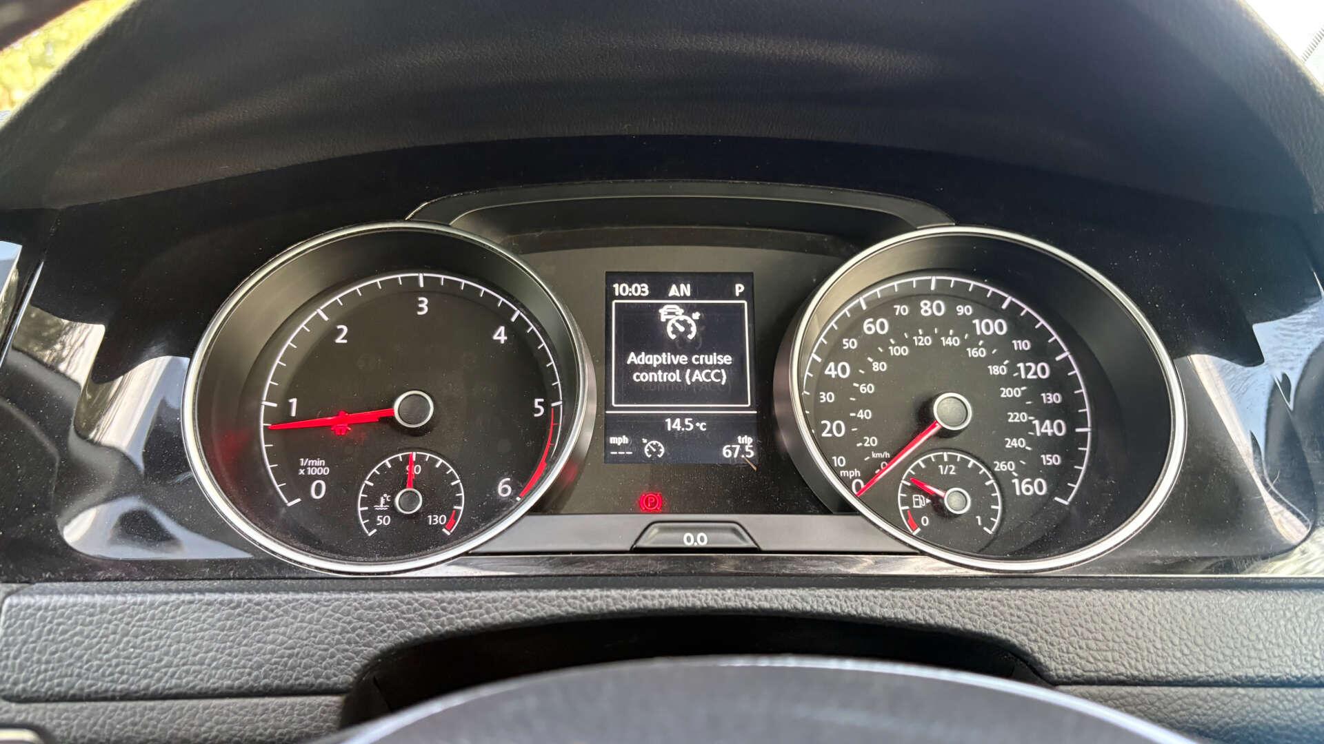 Volkswagen Golf view 19