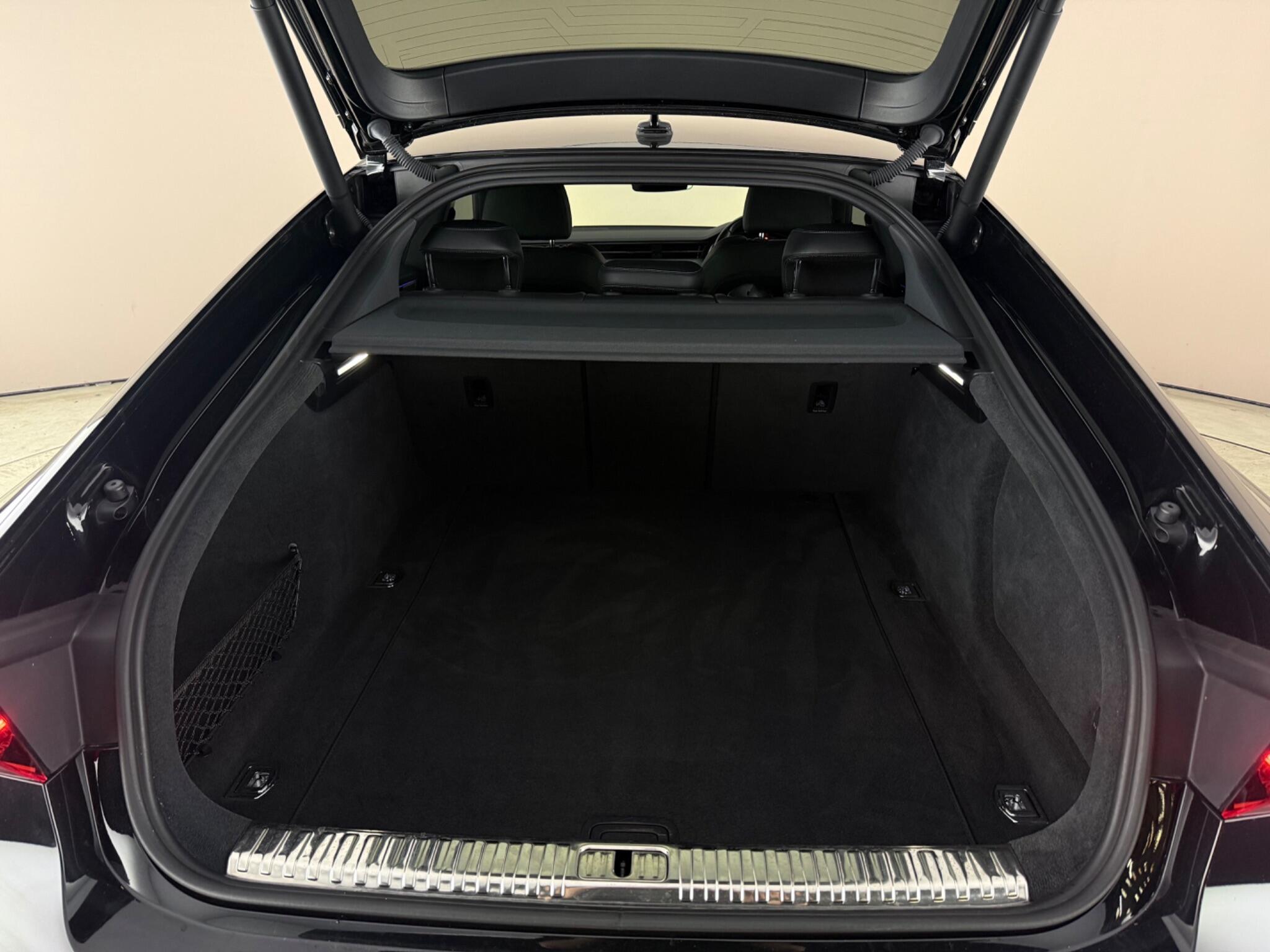 Audi A7 view 11
