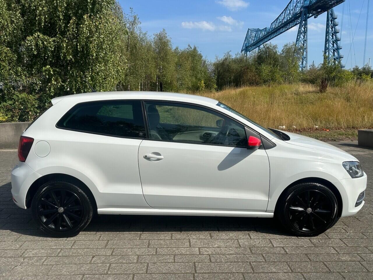 Volkswagen Polo view 8