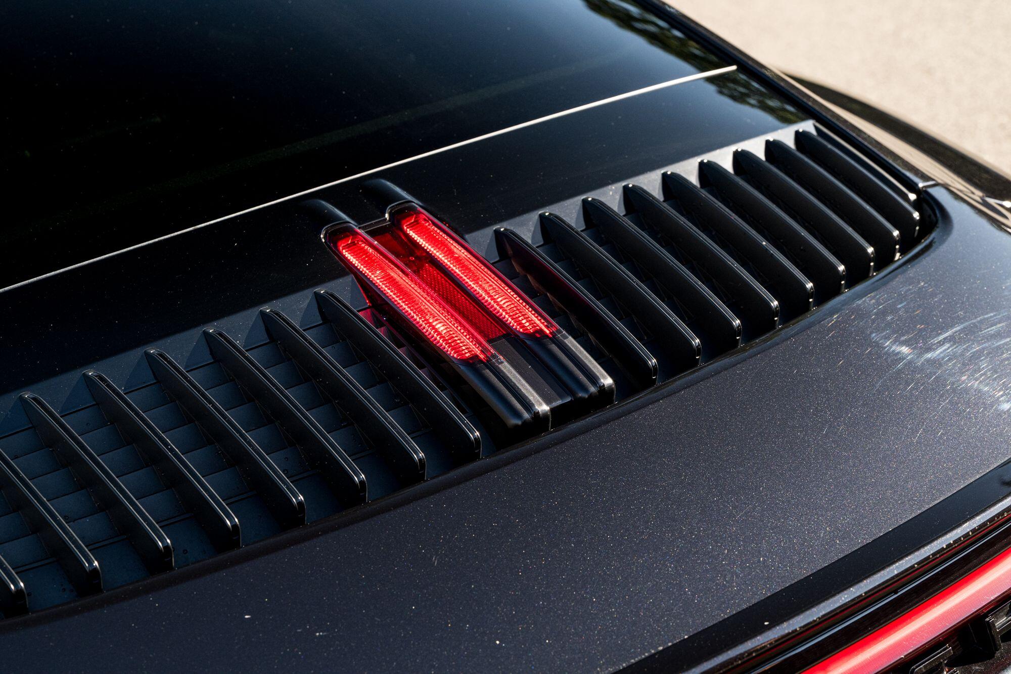 Porsche 911 view 27