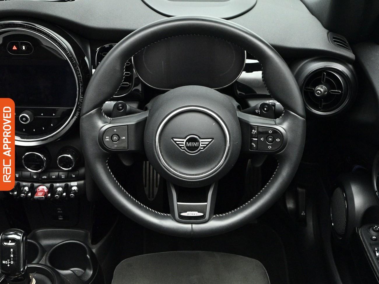 Mini Convertible view 9
