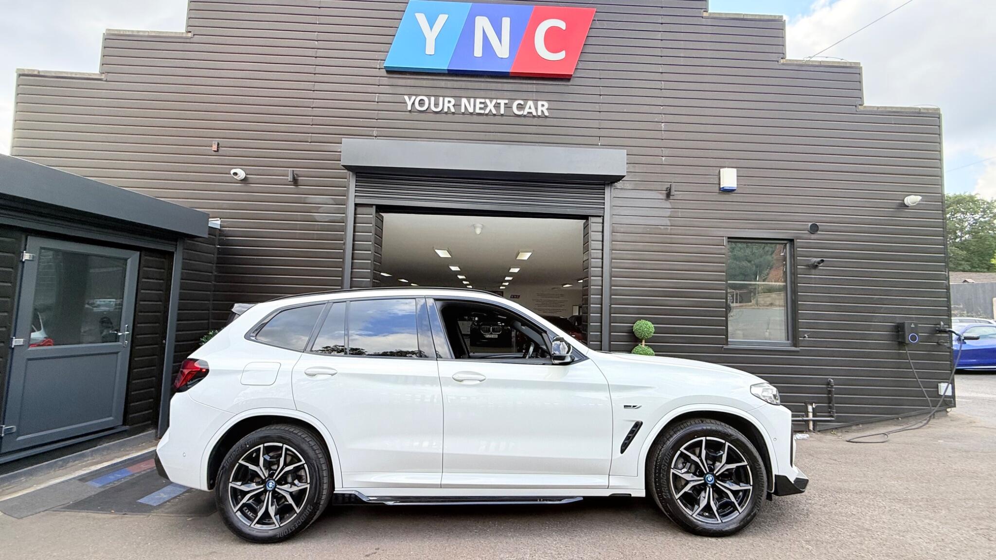 BMW X3 view 4