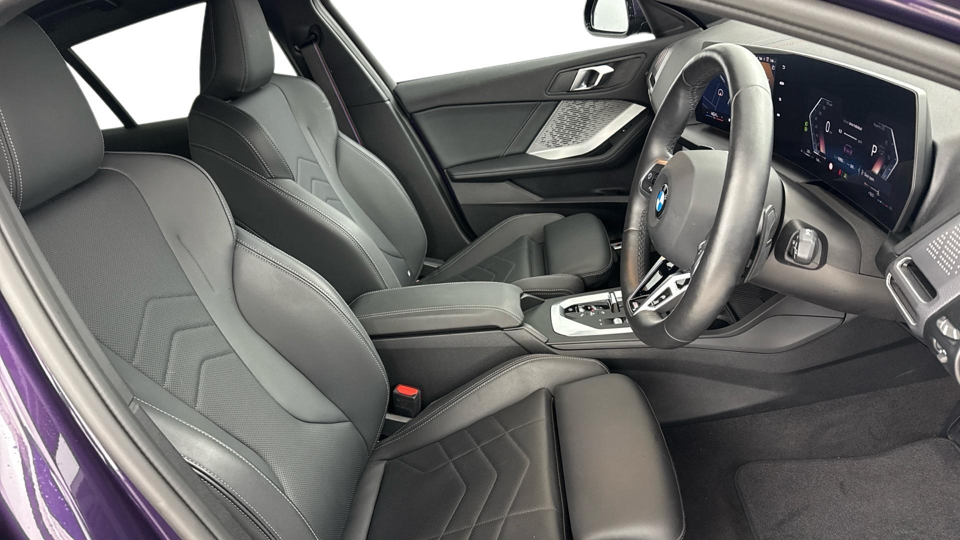 BMW 1 Series view 11
