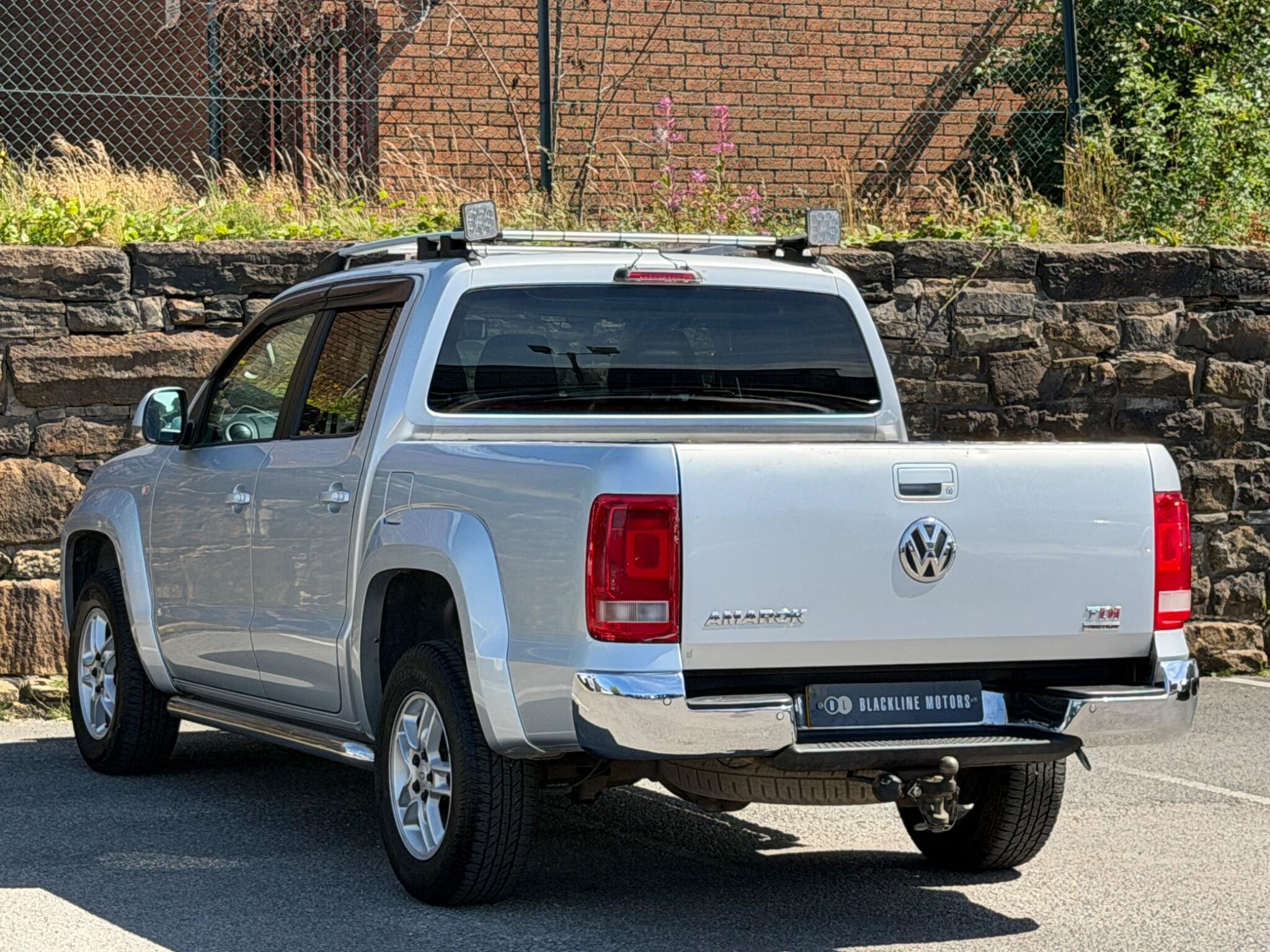 Volkswagen Amarok view 5