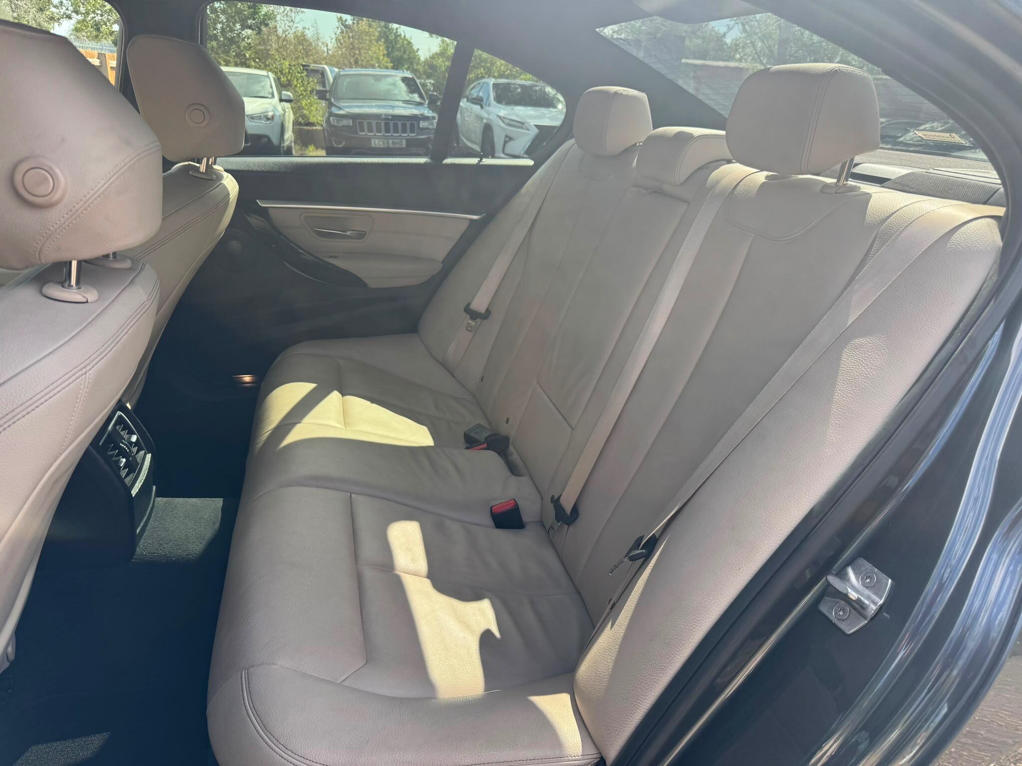 BMW 3 Series view 28