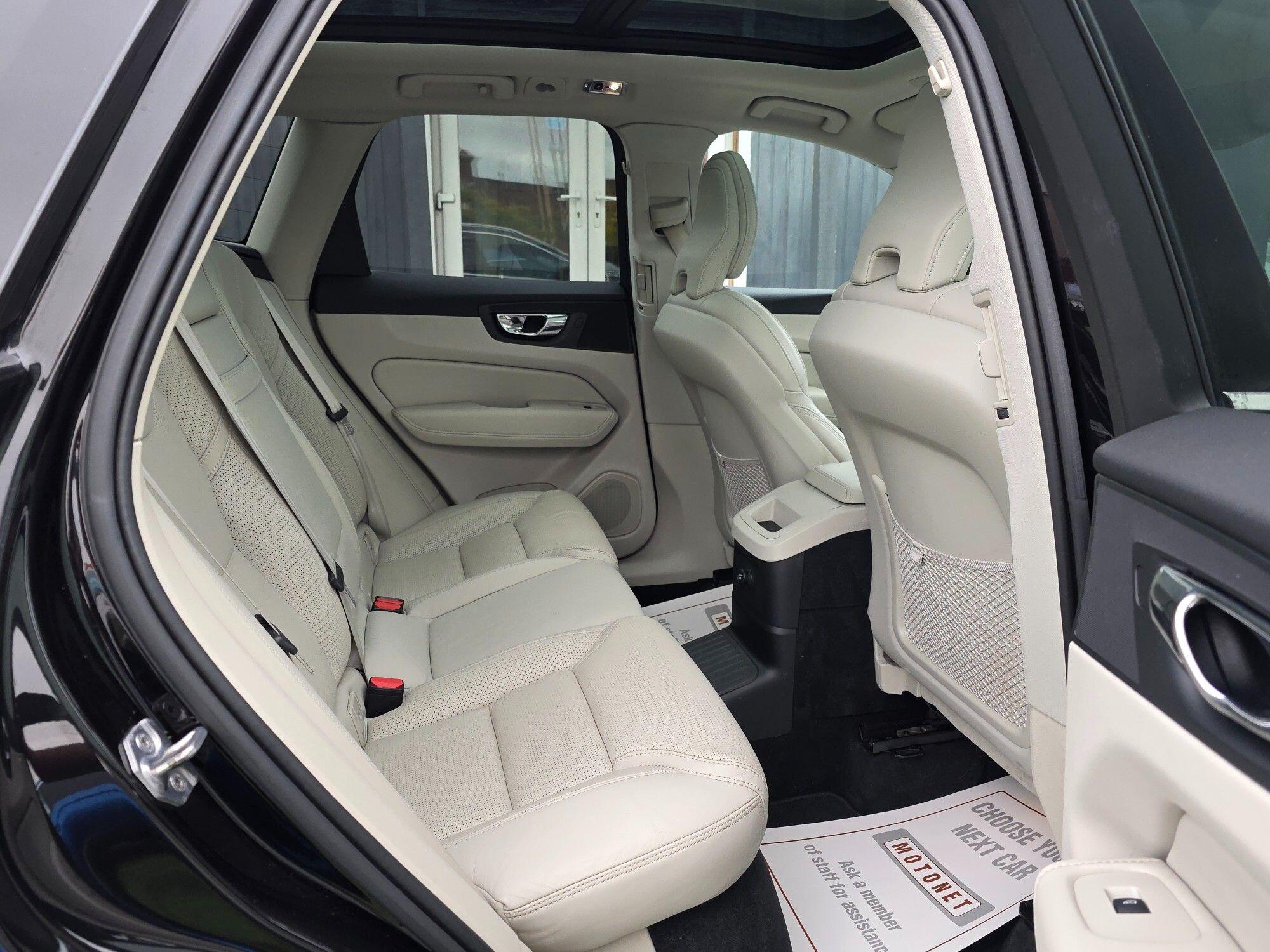 Volvo XC60 view 15