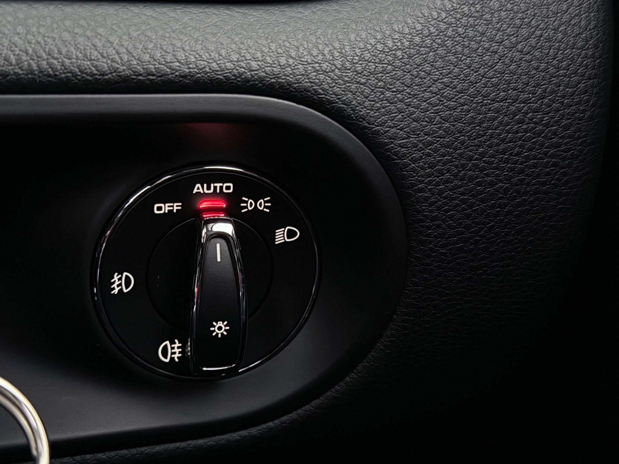 Porsche Macan view 35