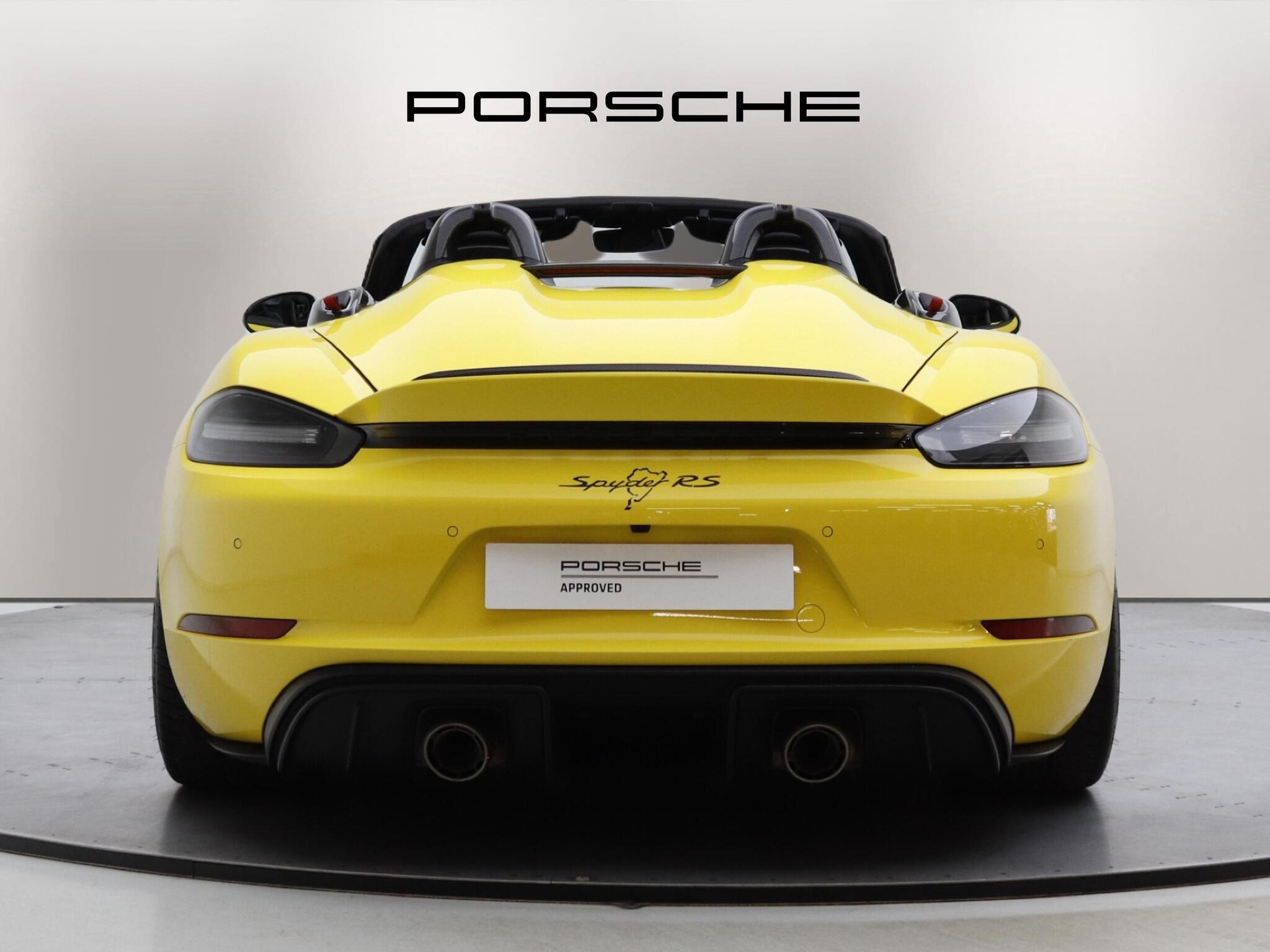 Porsche 718 Spyder view 5