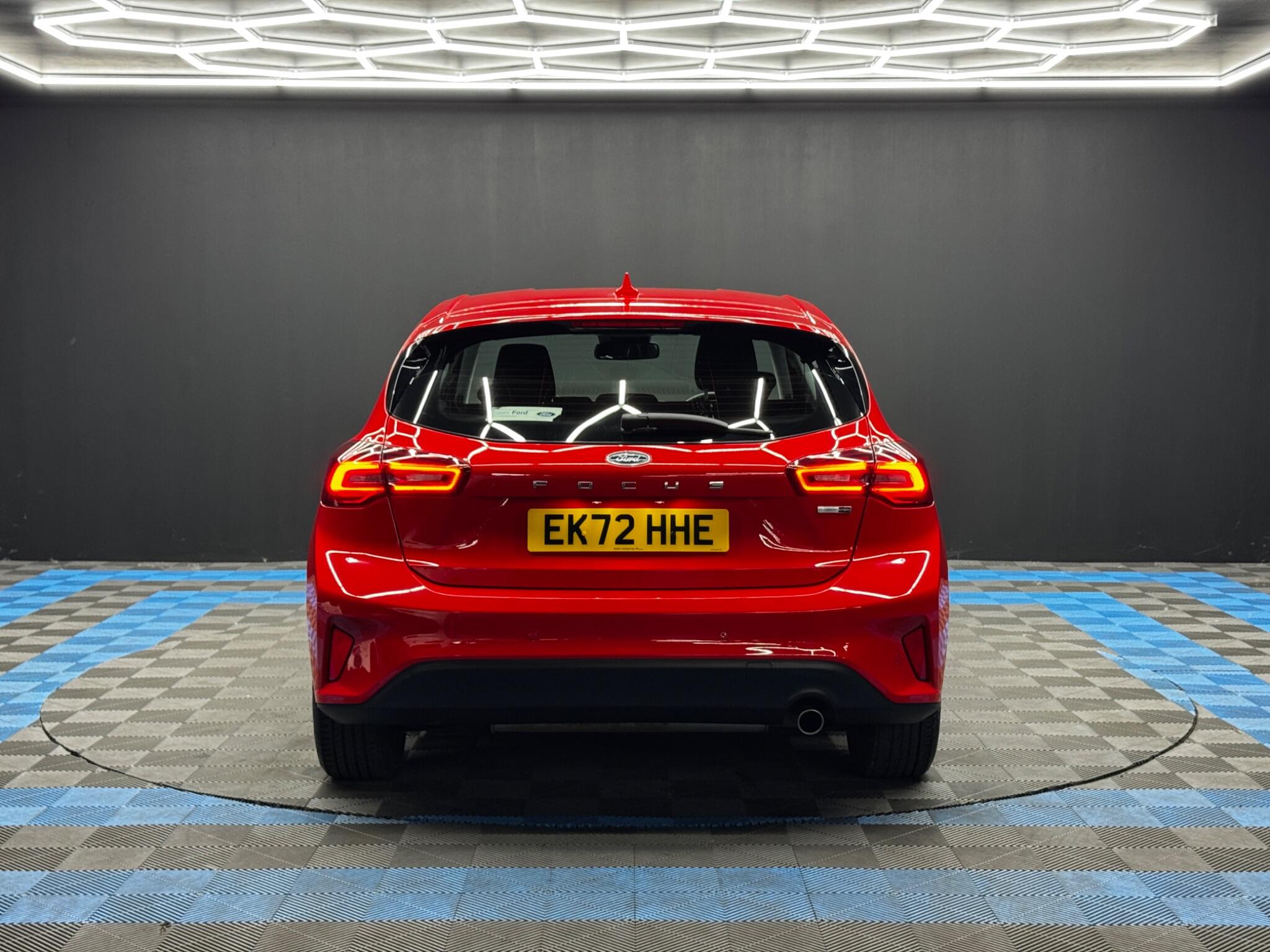 Ford Focus view 6