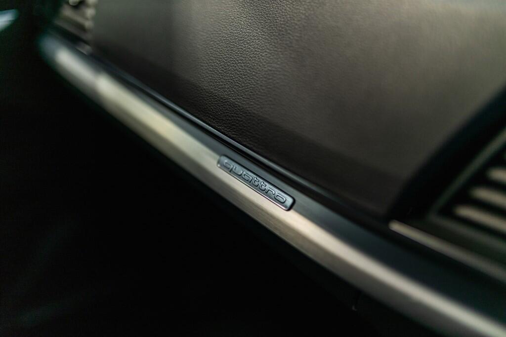 Audi SQ5 view 39