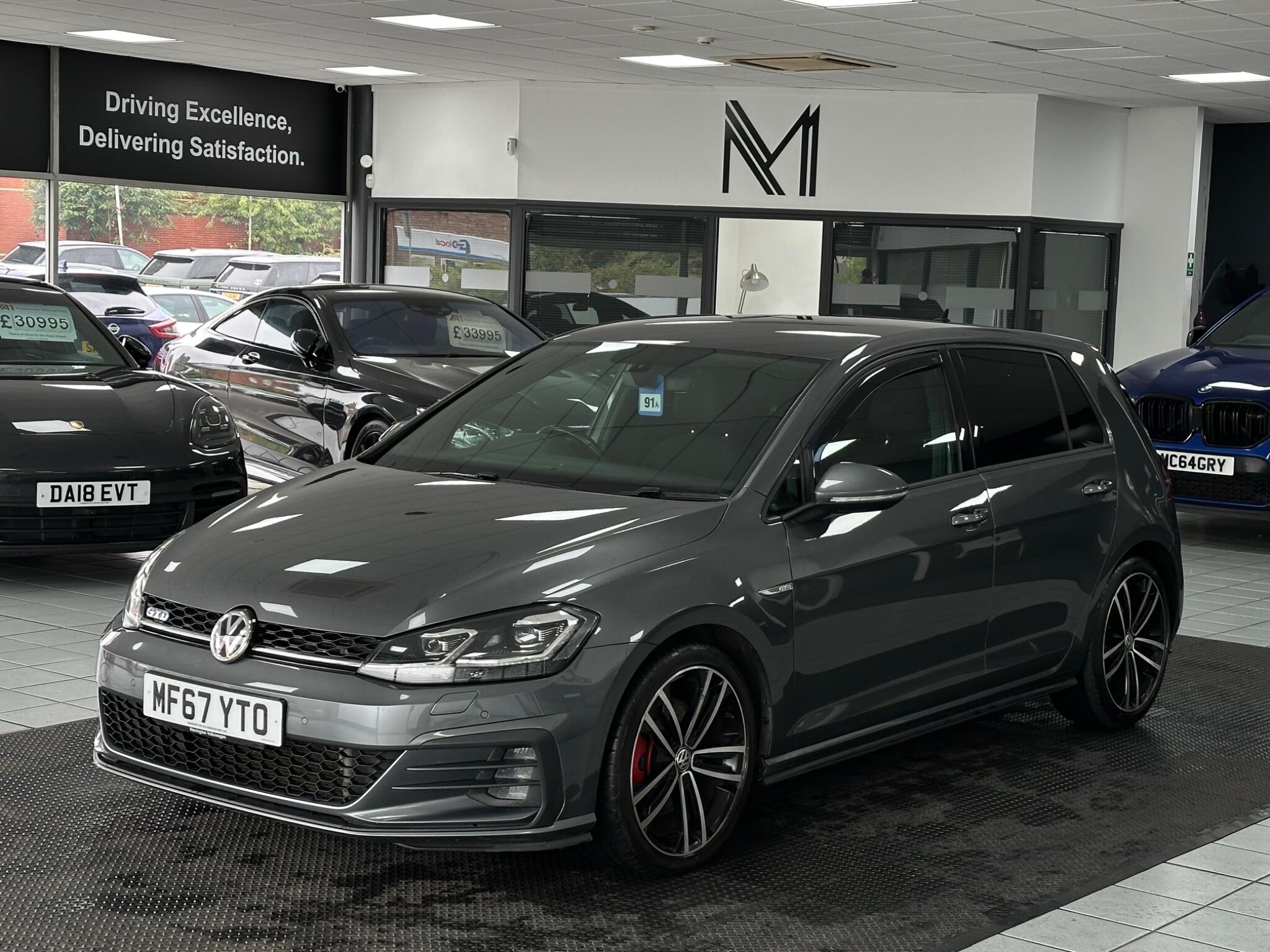 Volkswagen Golf view 6
