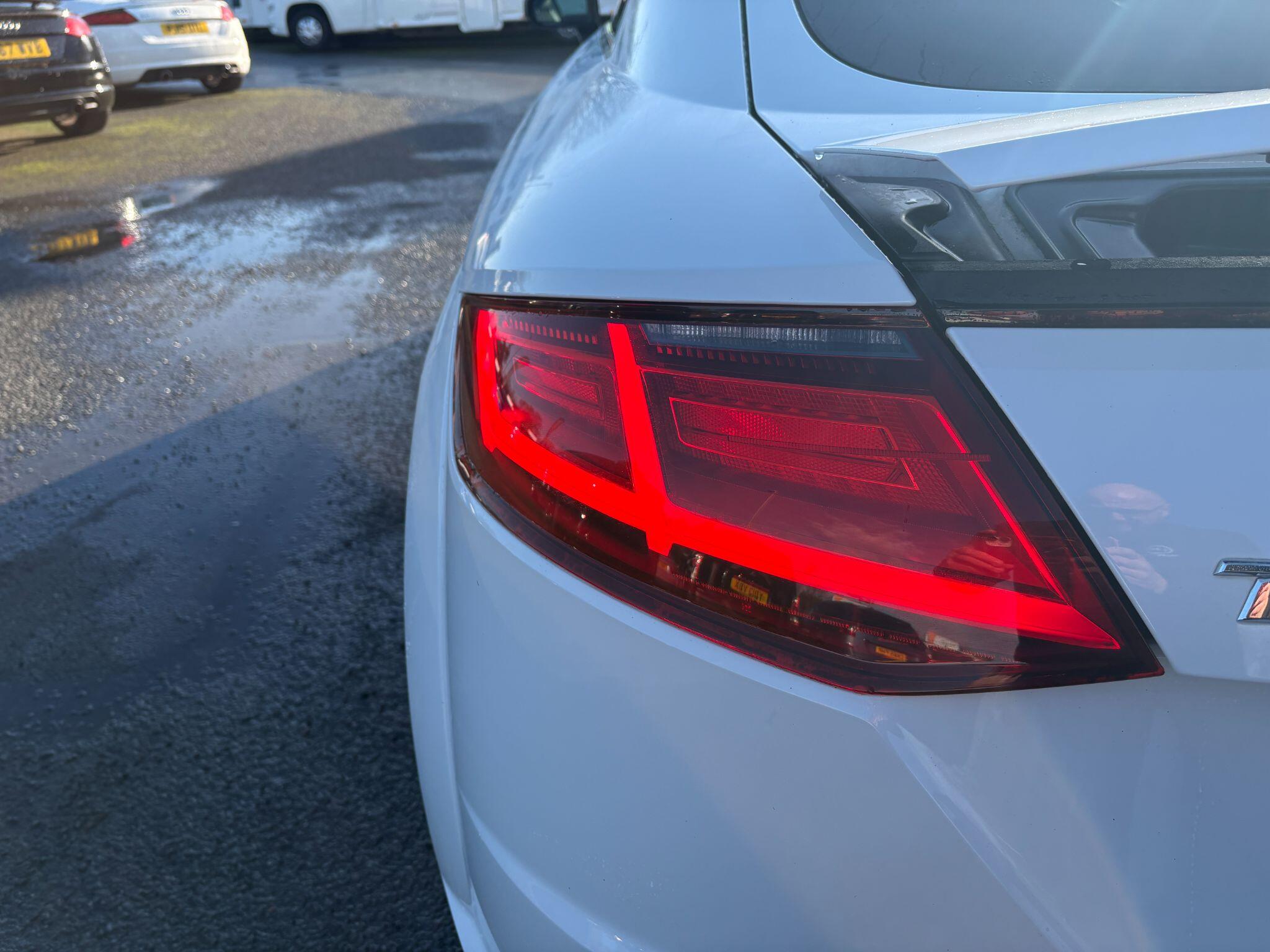 Audi TT view 11