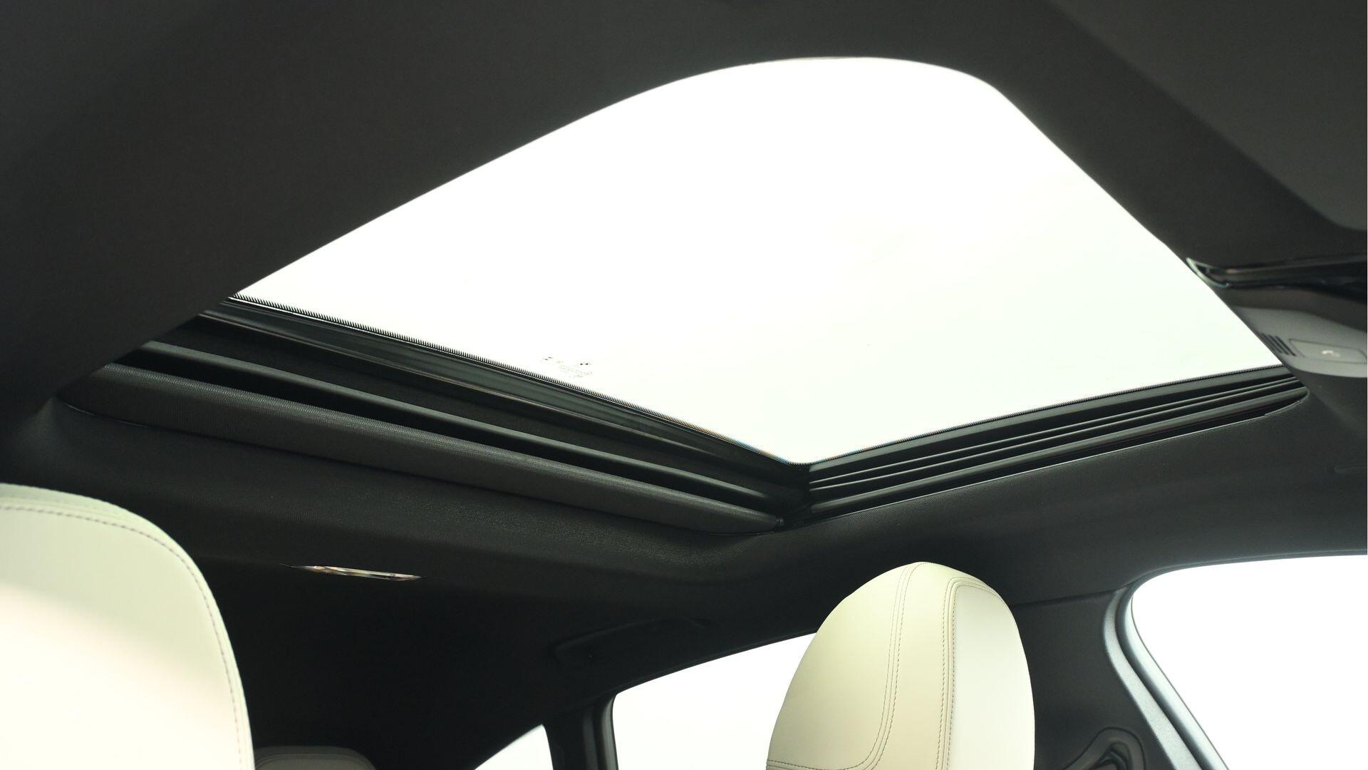BMW I4 view 21