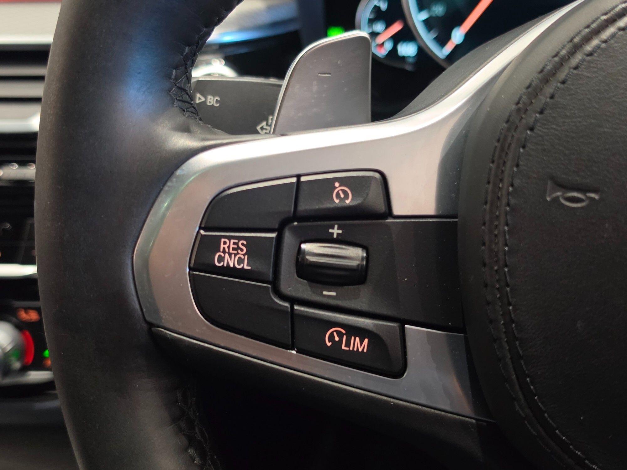 BMW 5 Series view 27