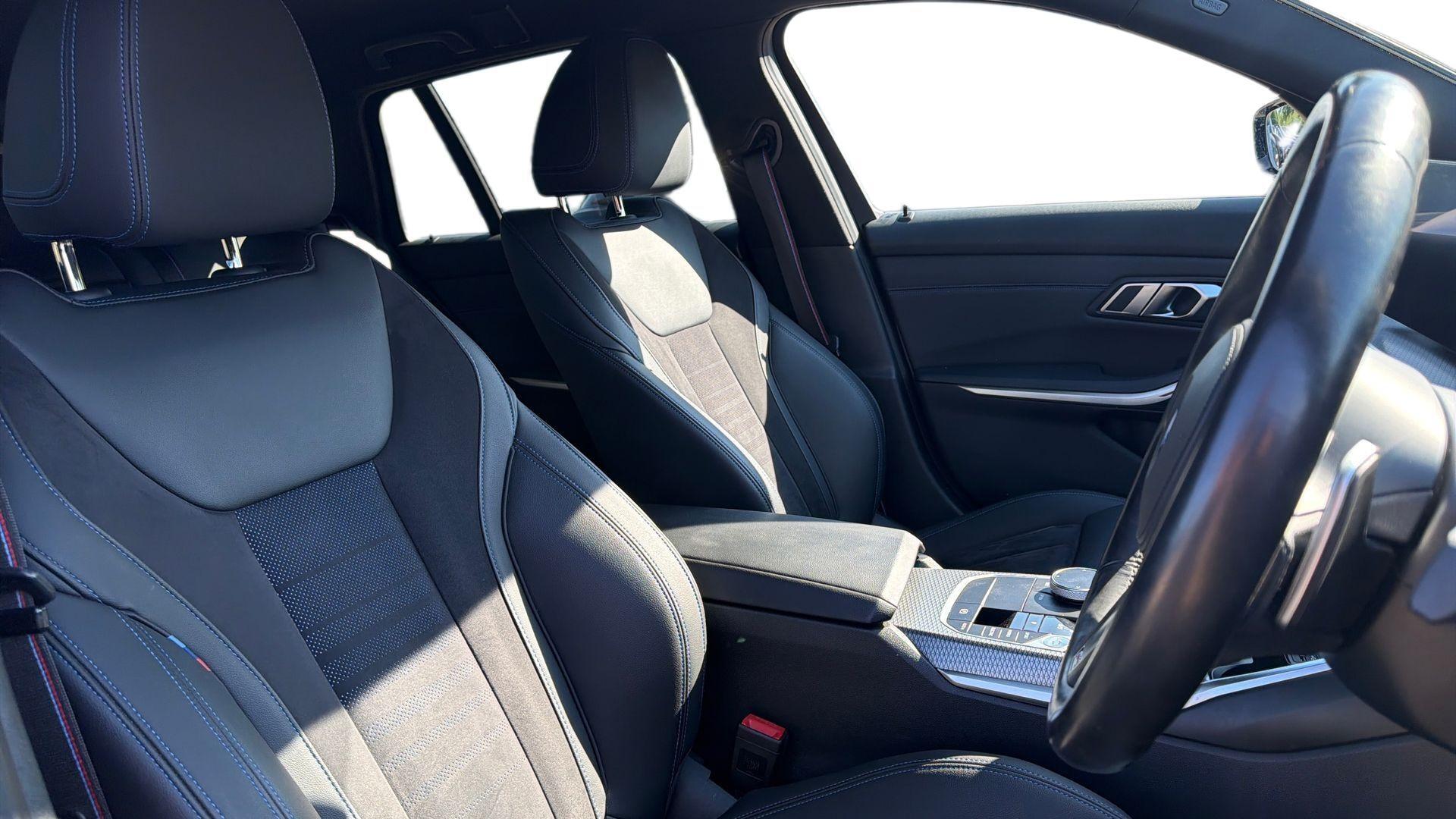 BMW 3 Series view 11
