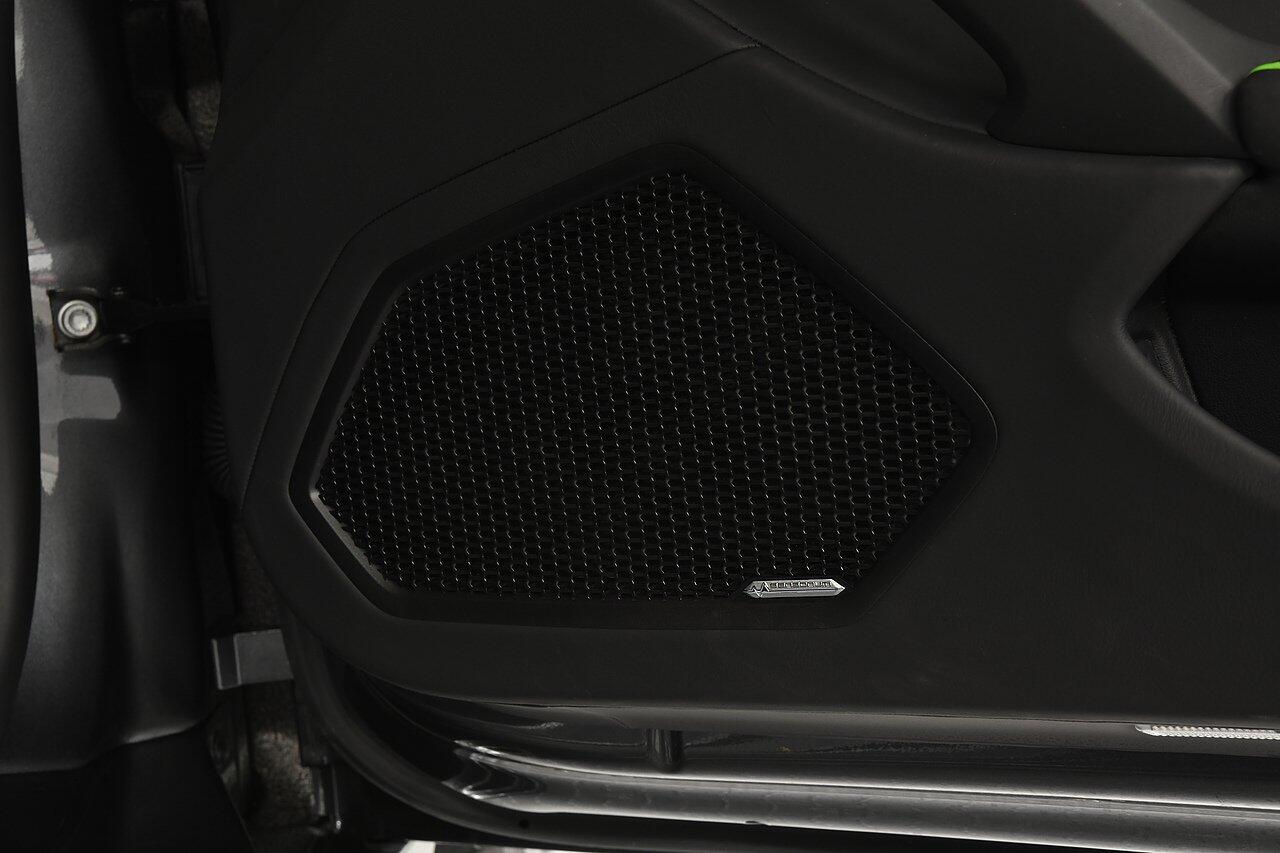 Lamborghini Huracan view 25