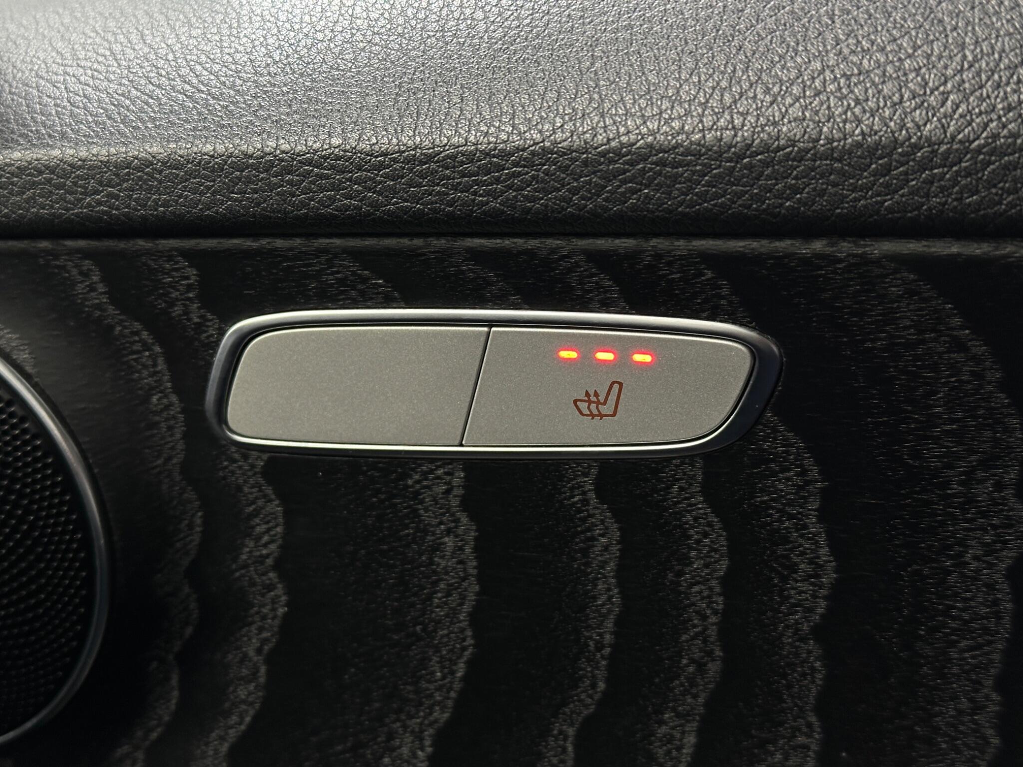 Mercedes-Benz C Class view 20