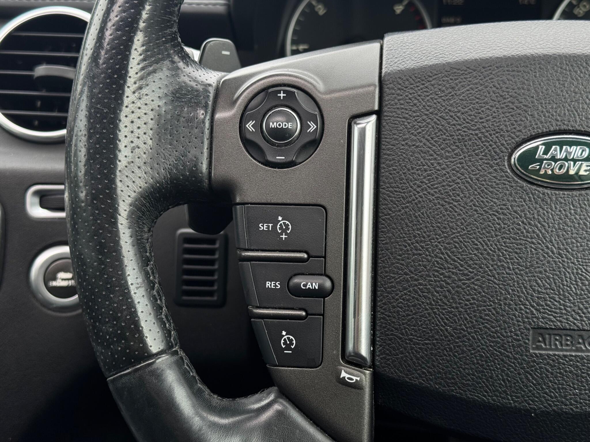 Land Rover Discovery view 34