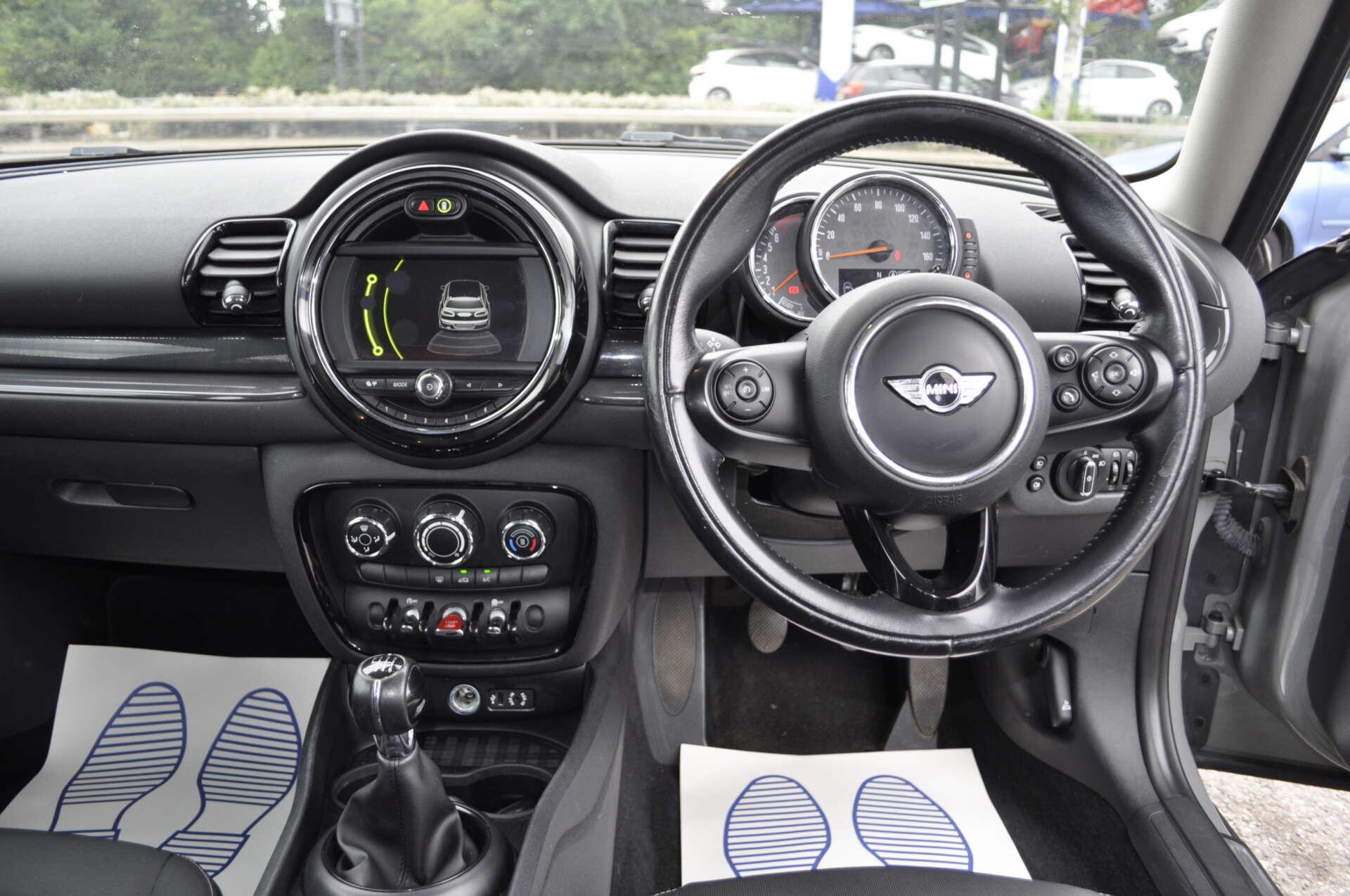 Mini Clubman view 21