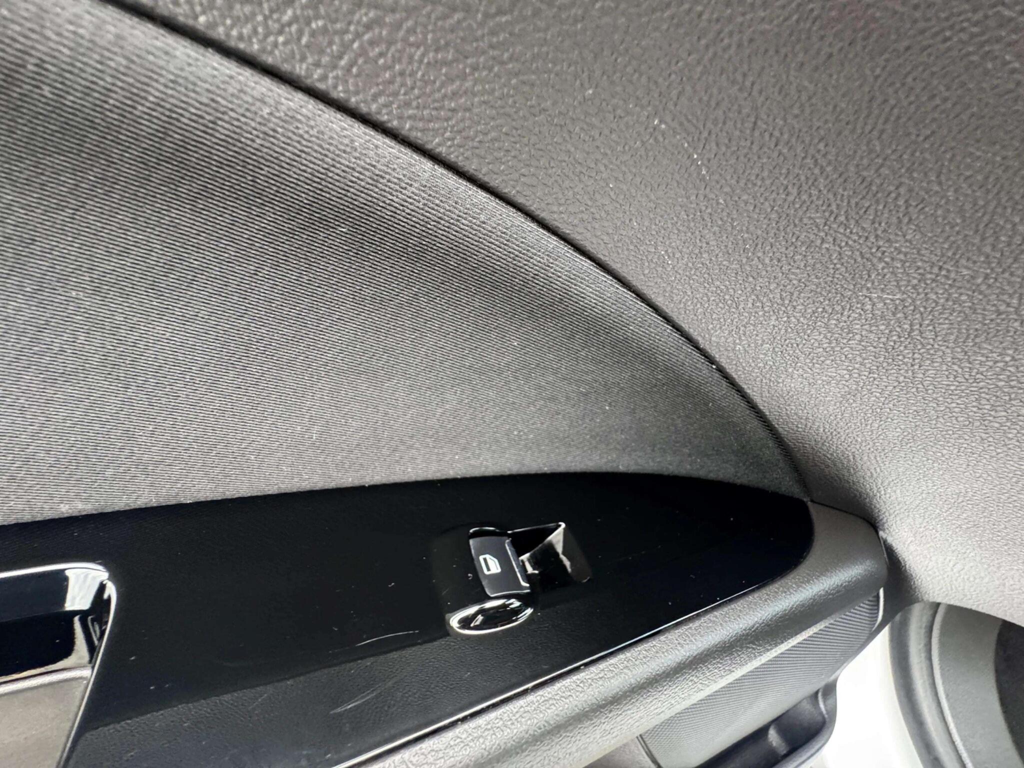 Ford Mondeo view 48