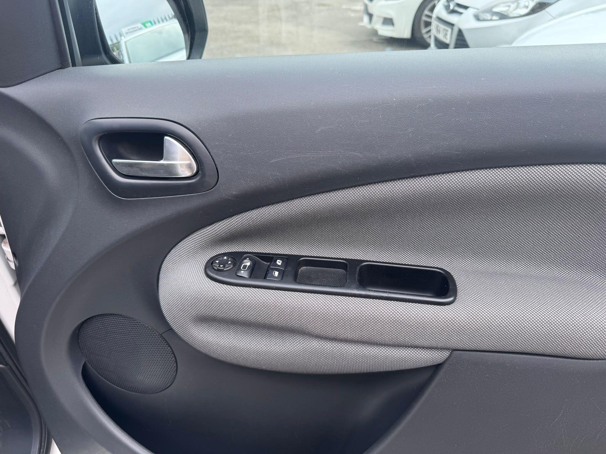 Citroen C3 Picasso view 24