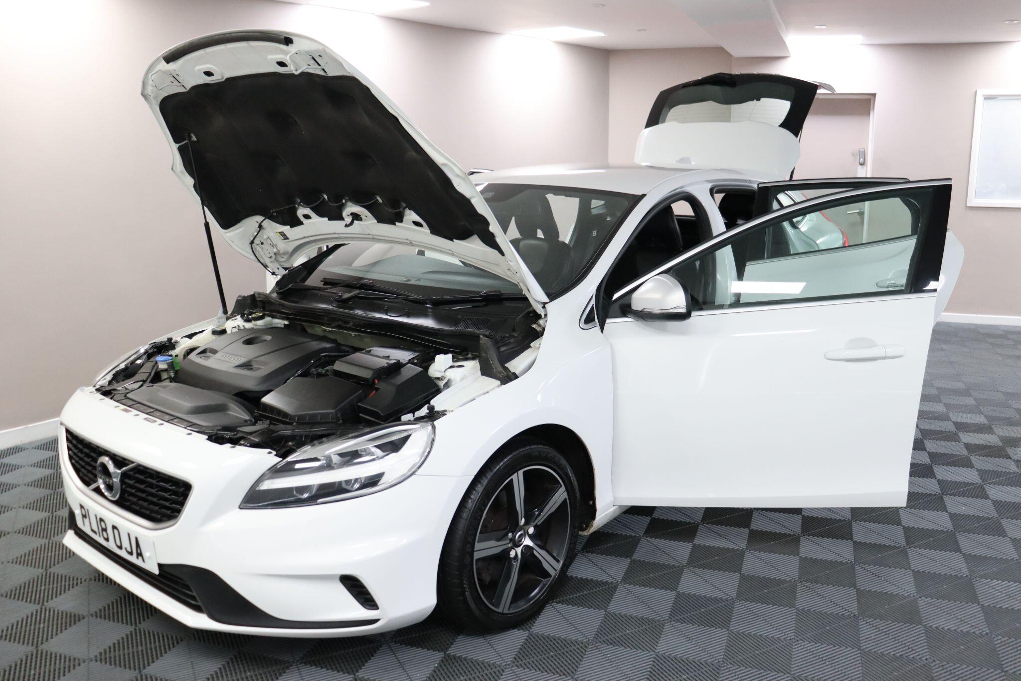 Volvo V40 view 16