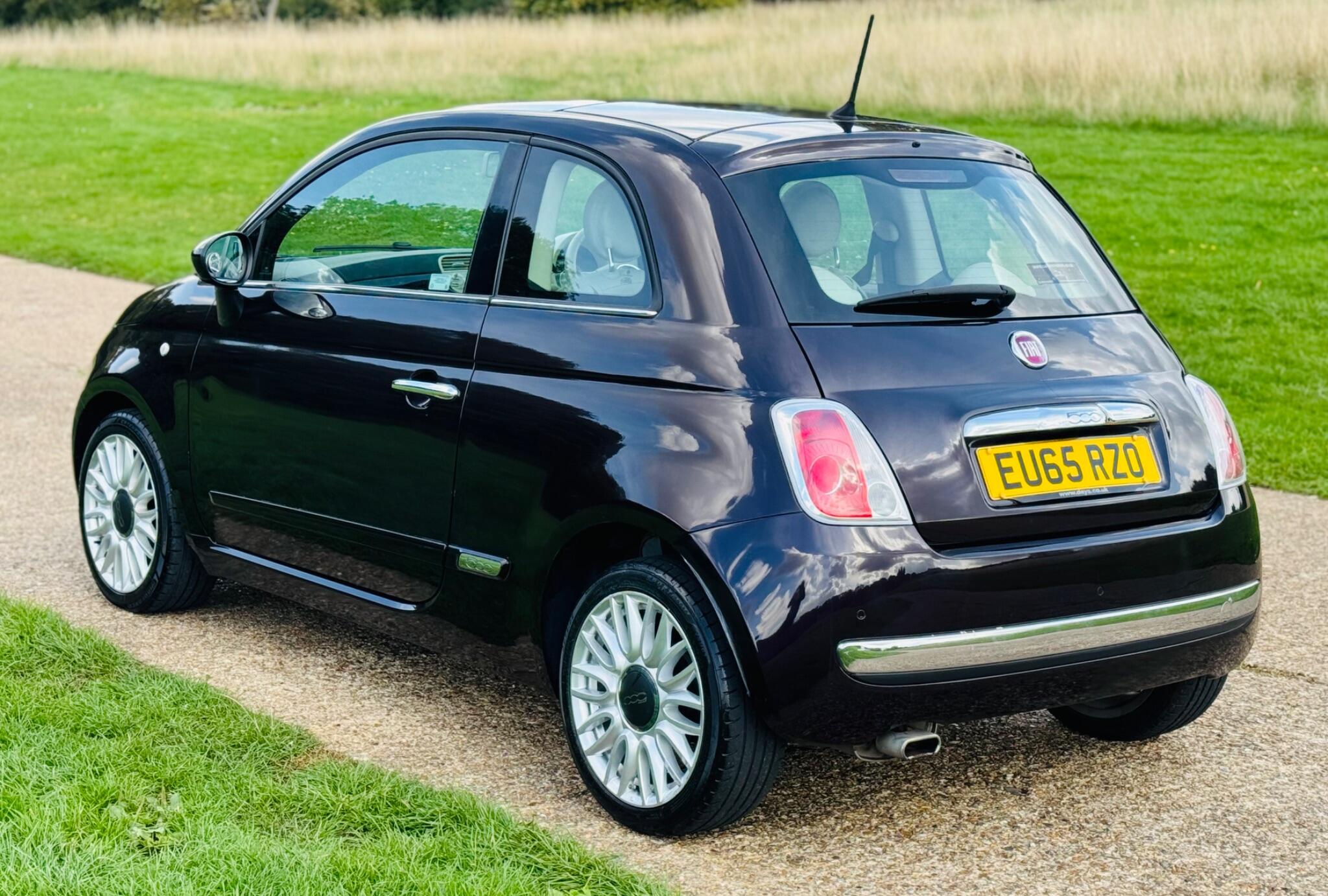 2015 Fiat 500 image 9